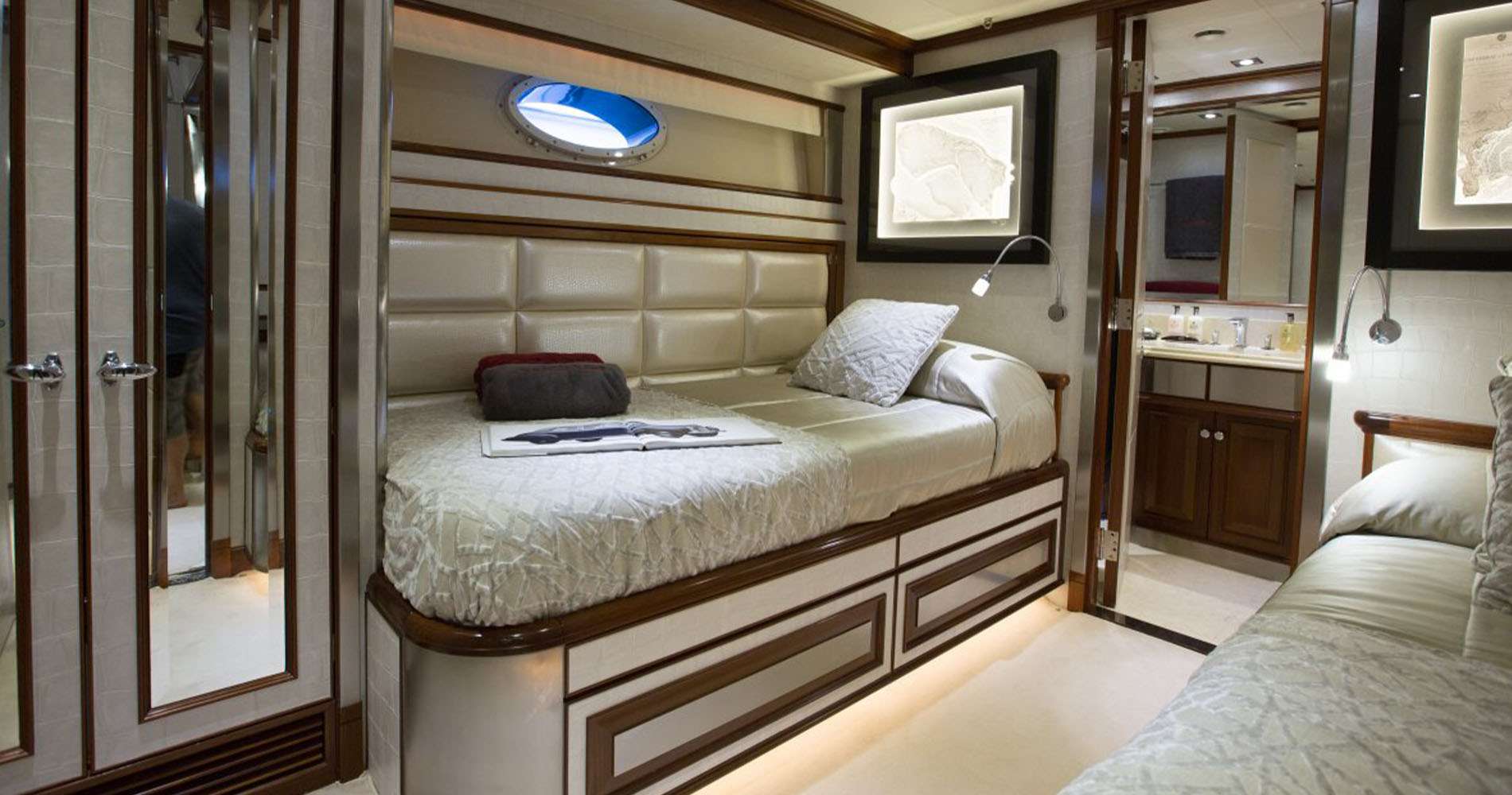 ASCARI Yacht Charter - Guest Cabin
