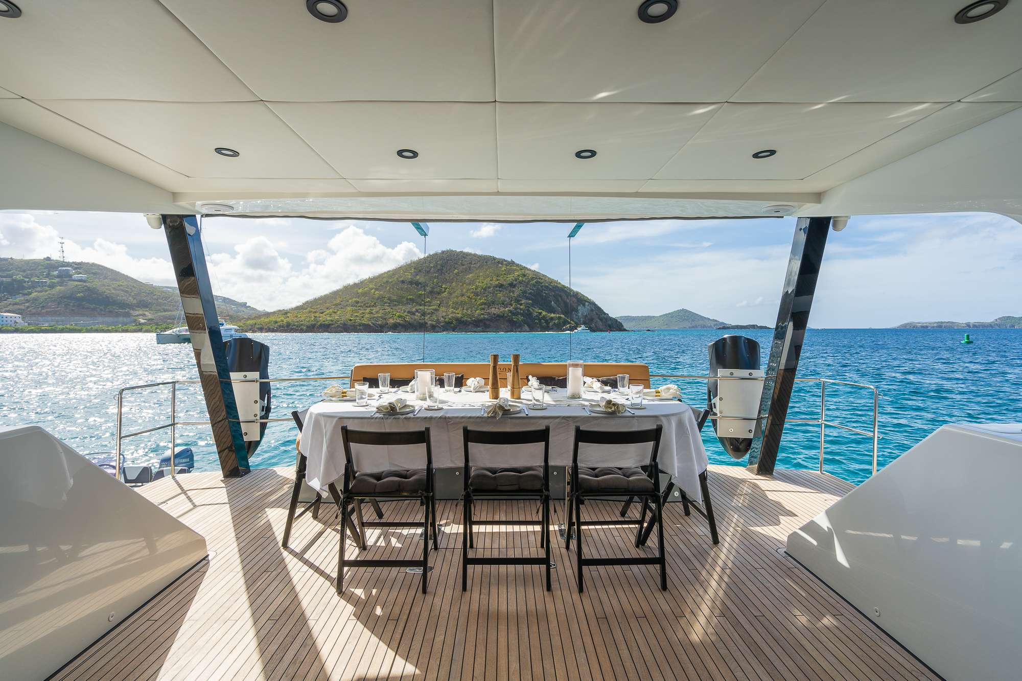 Salon / Galley