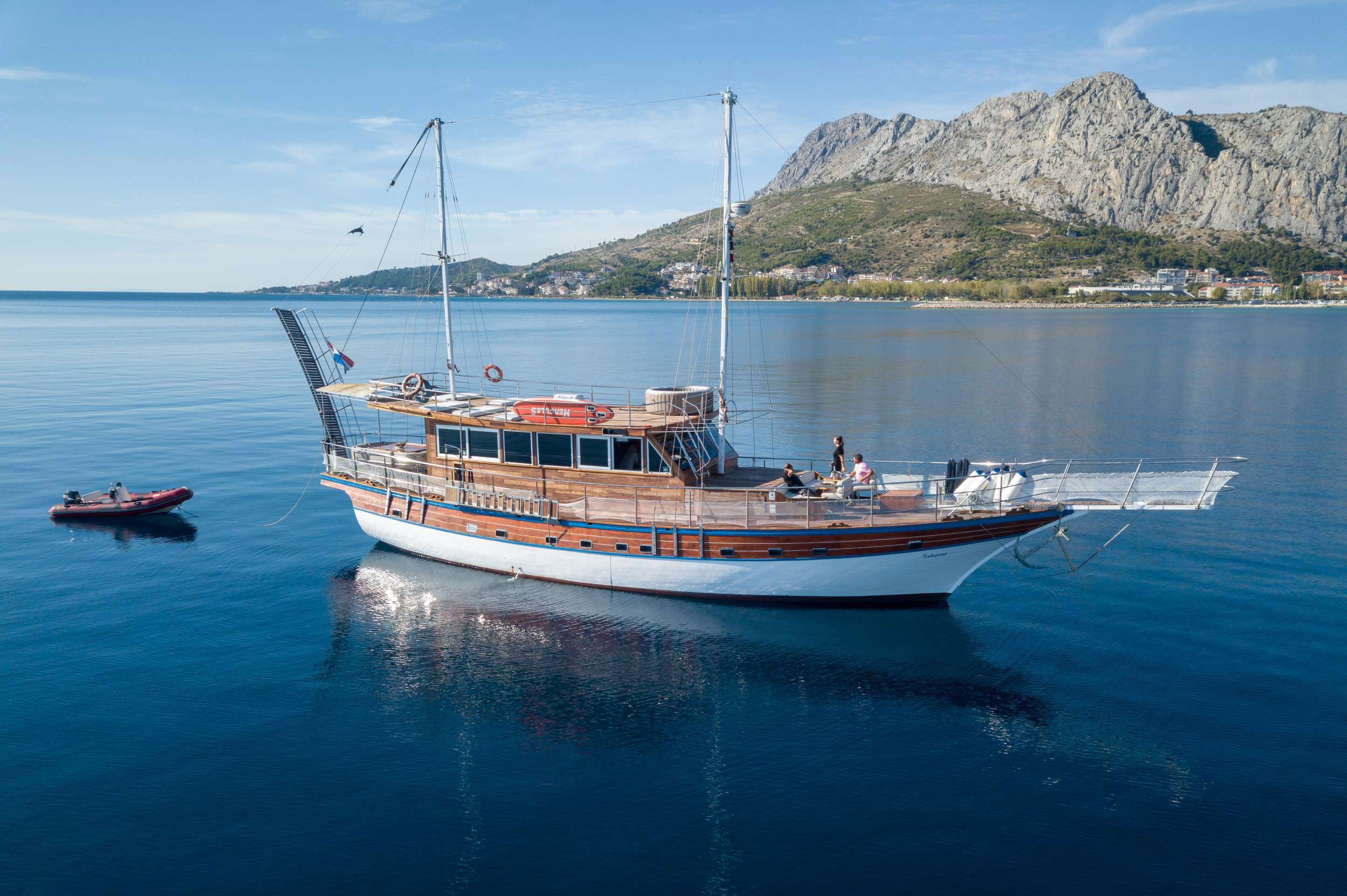 Yacht Charter Trebenna | Ritzy Charters