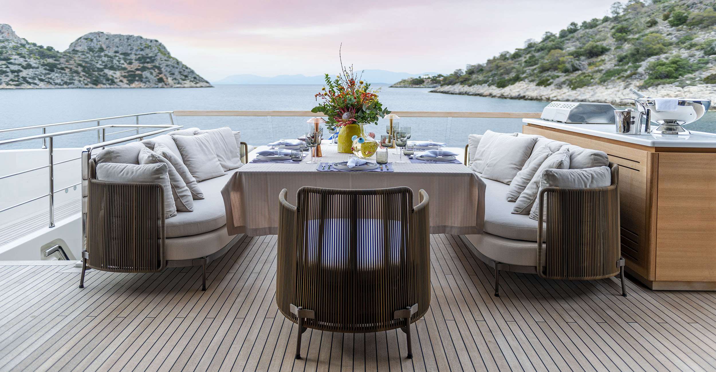 Upper Deck Aft Dining