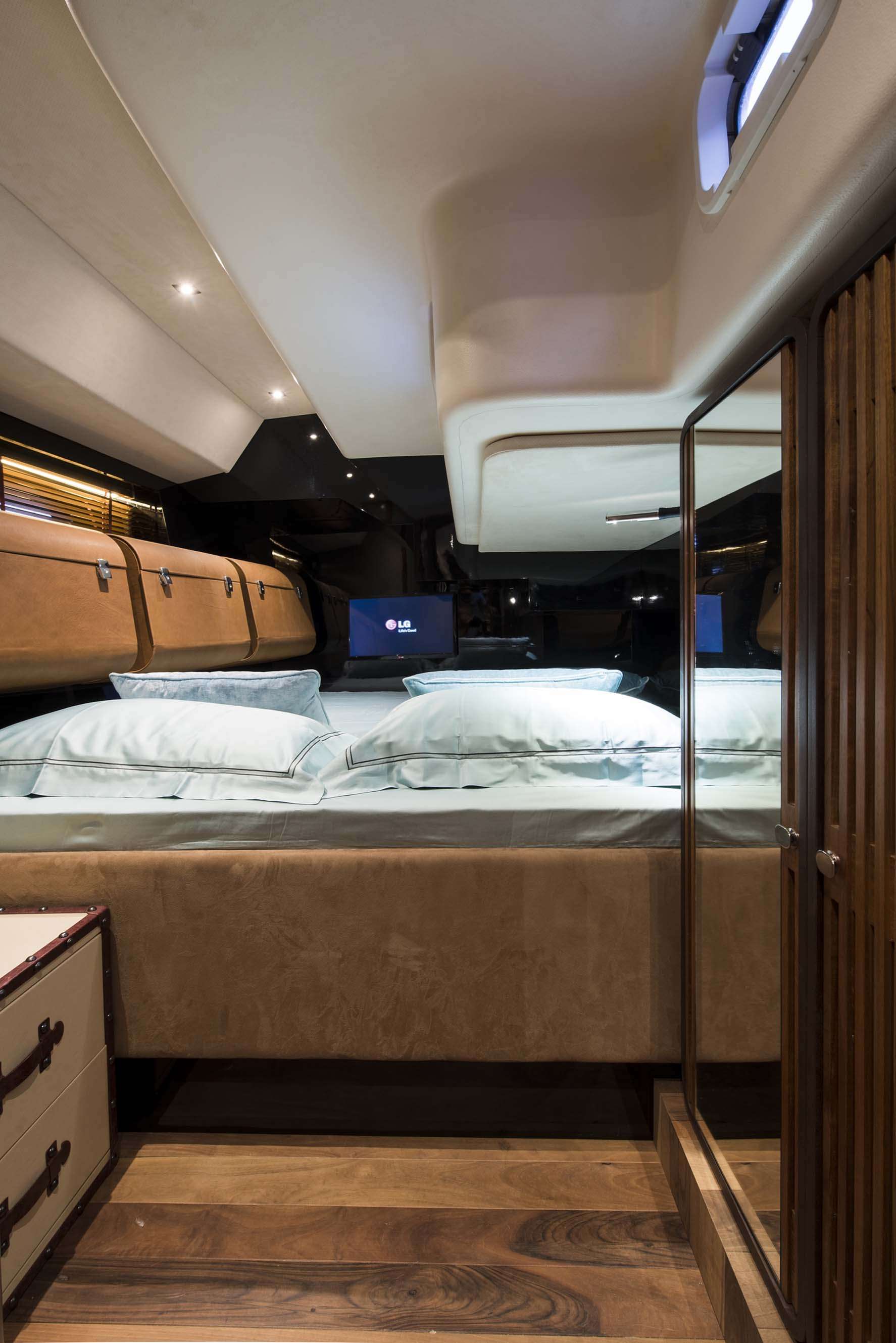 Guest cabin