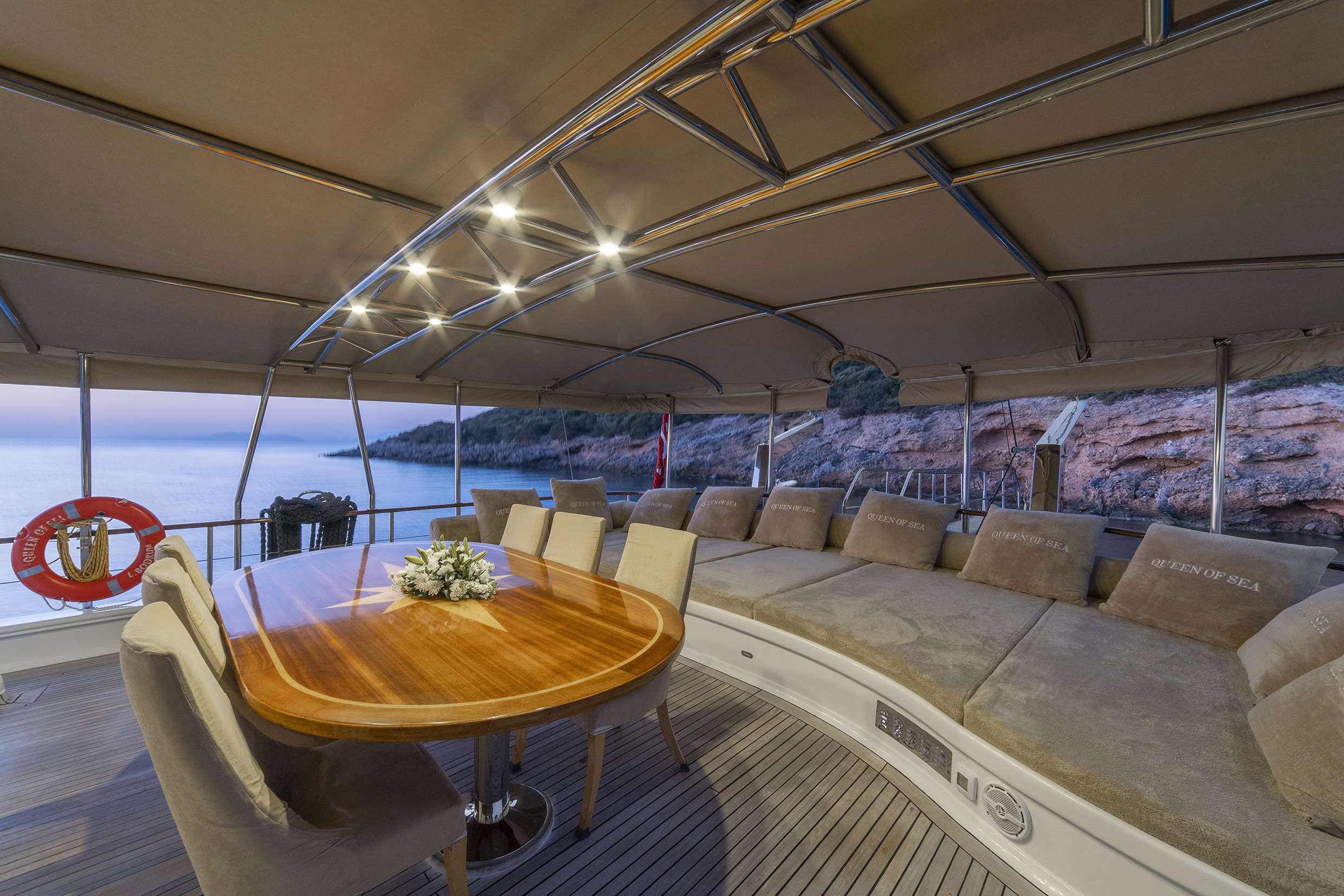 Queen of Sea | Photo 3