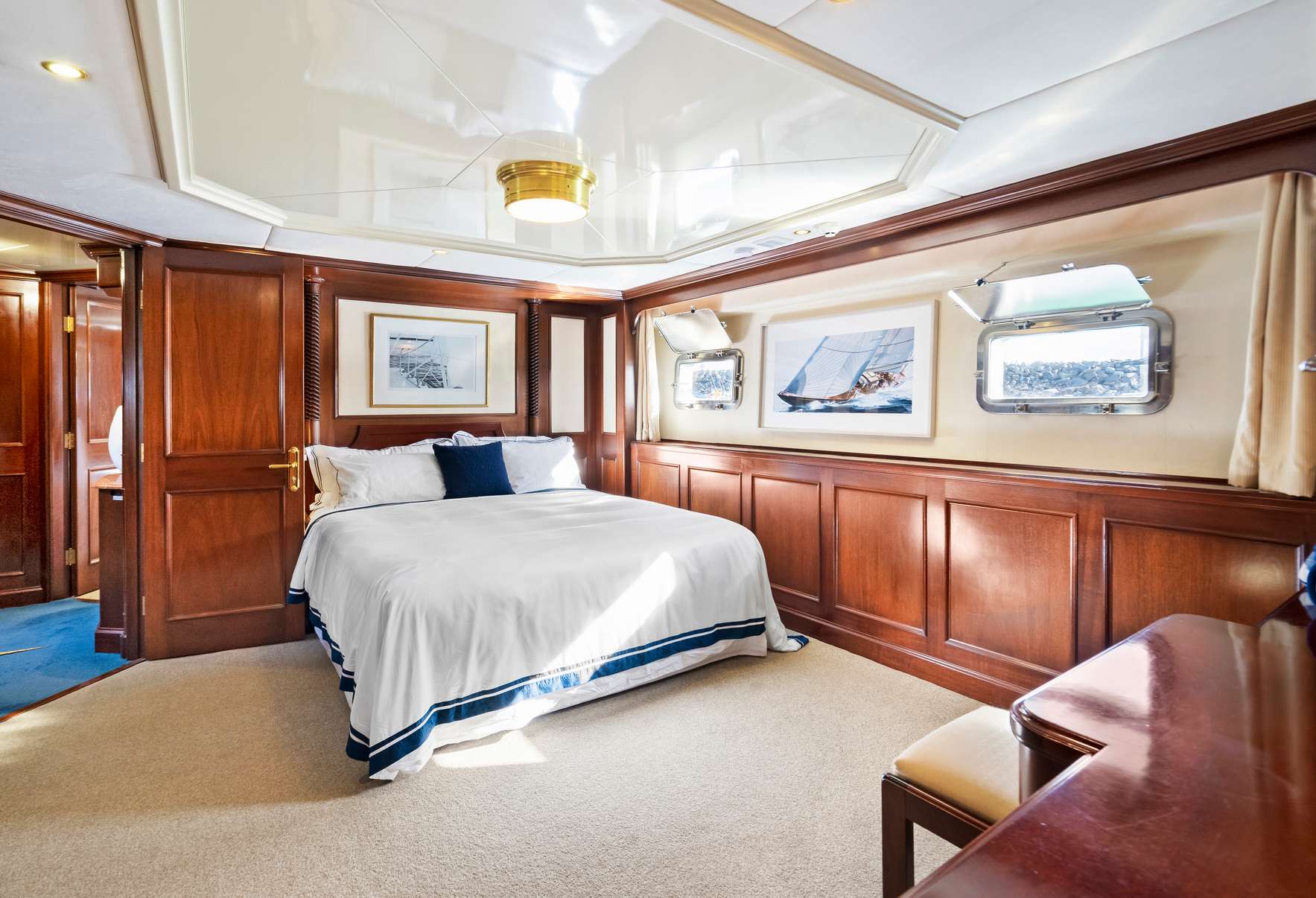 PACIFIC MERMAID Yacht Charter - Double Cabin
