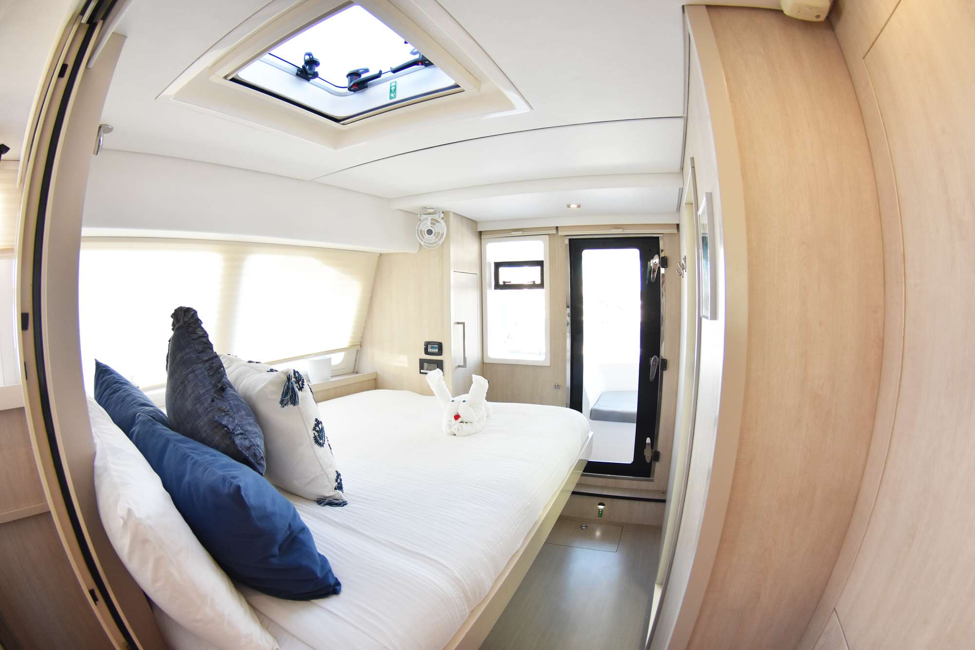 PROMISCUOUS Yacht Charter - Port Main Deck Cabin