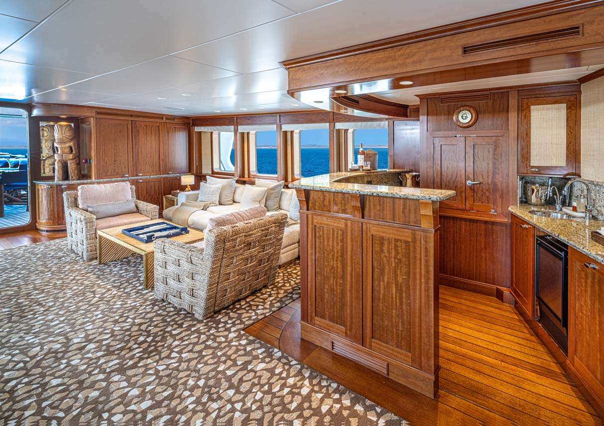 ASTERIA Yacht Charter - Skylounge