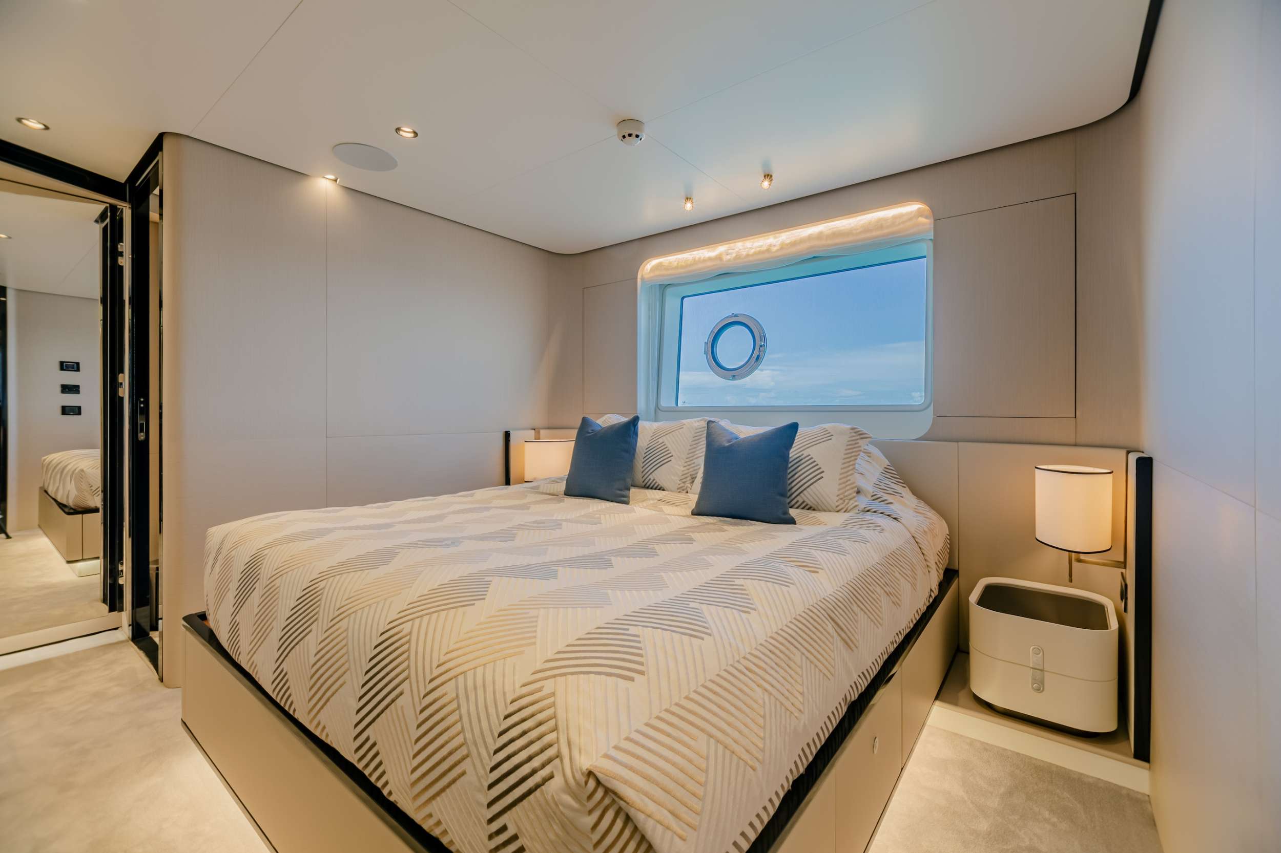 MAREA LA NAUTICA Yacht Charter - Stbd VIP Stateroom