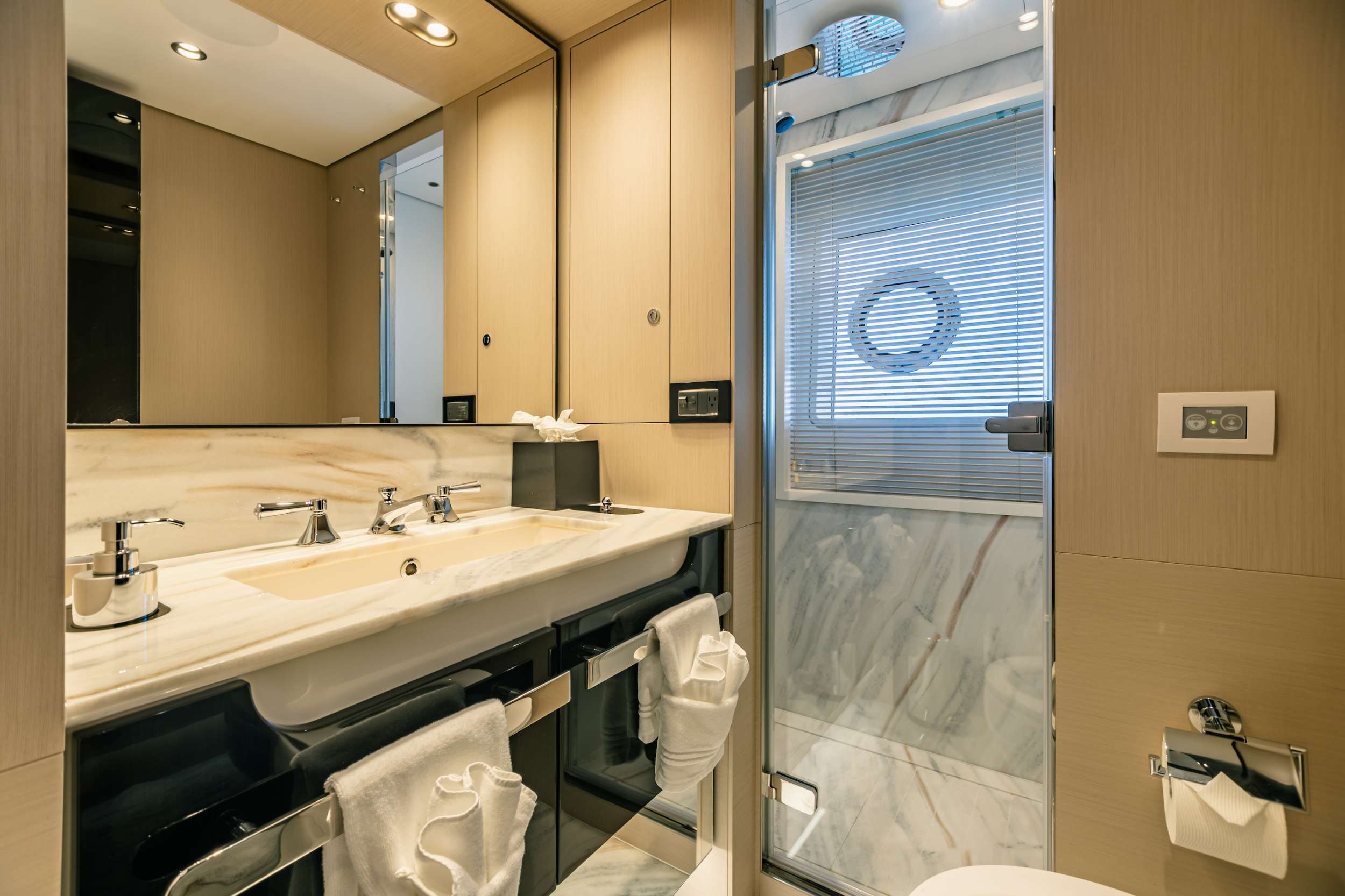 Stbd VIP Bathroom