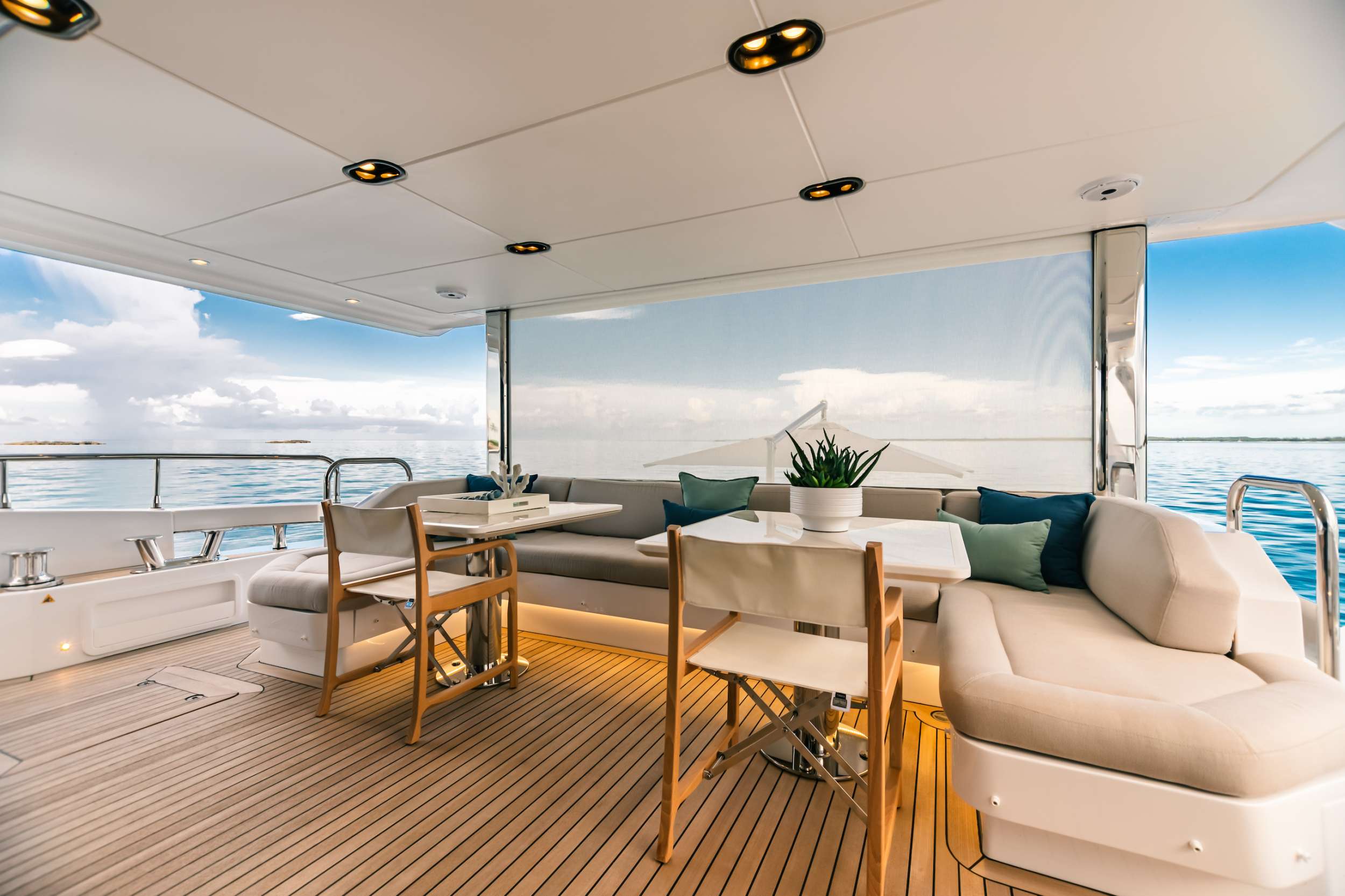 MAREA LA NAUTICA Yacht Charter - Aft Deck