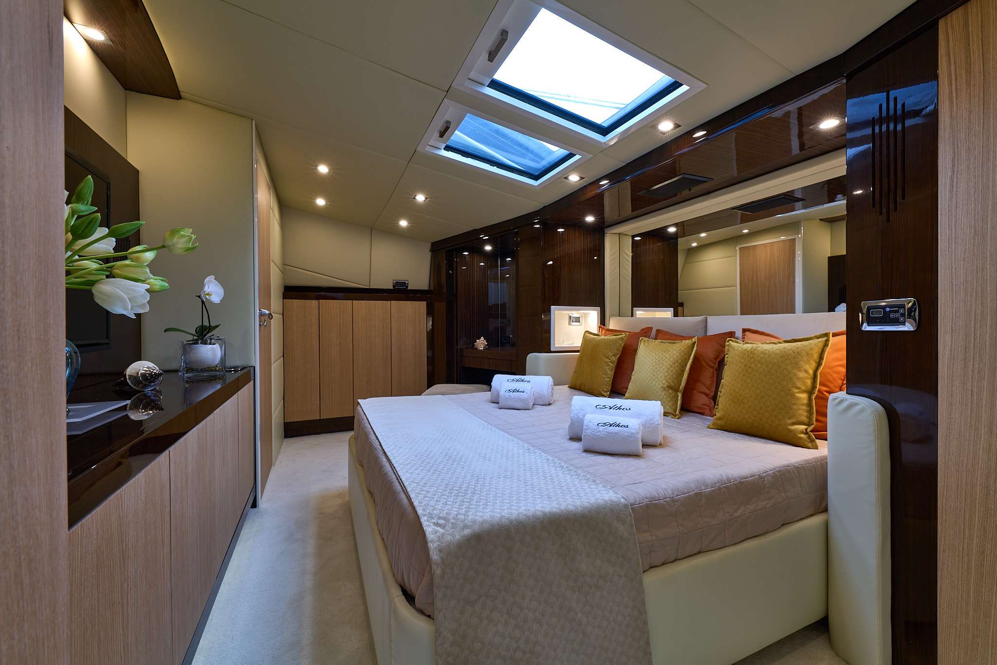 ATHOS Yacht Charter - Main deck double cabin