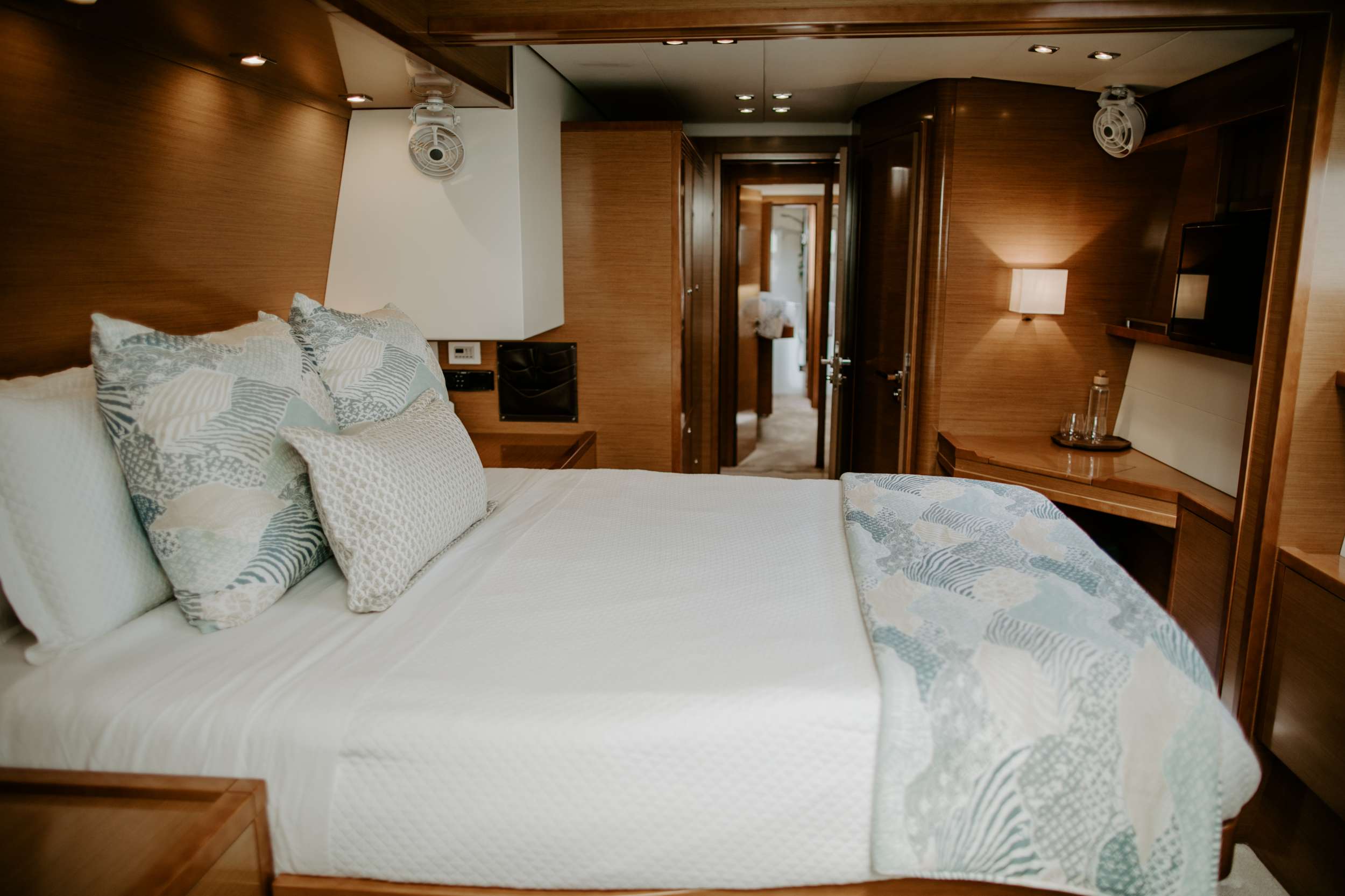 EBB & FLOW Yacht Charter - Master Cabin