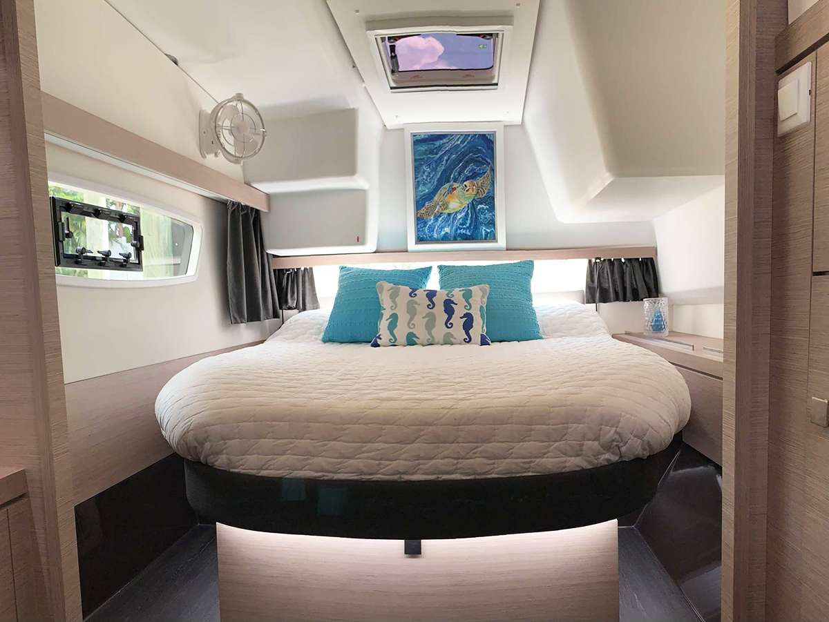 VIVE L'AMOUR Yacht Charter - Queen Cabin #1