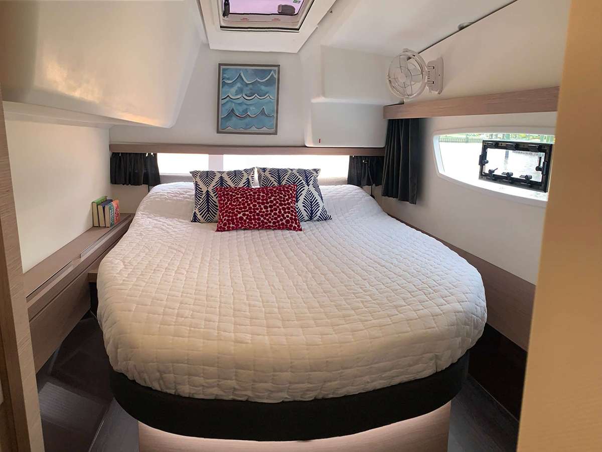 VIVE L'AMOUR Yacht Charter - Queen Cabin #2