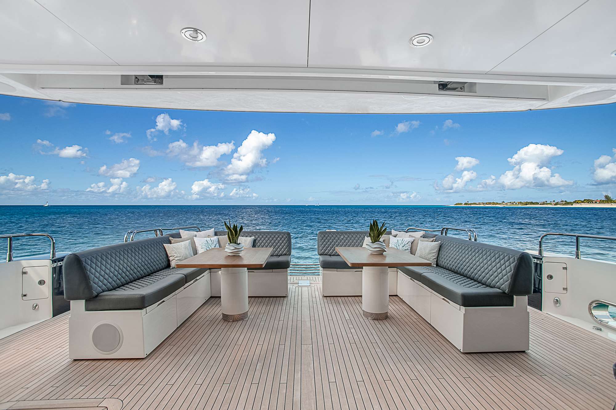 EVEREAST Yacht Charter - Aft deck