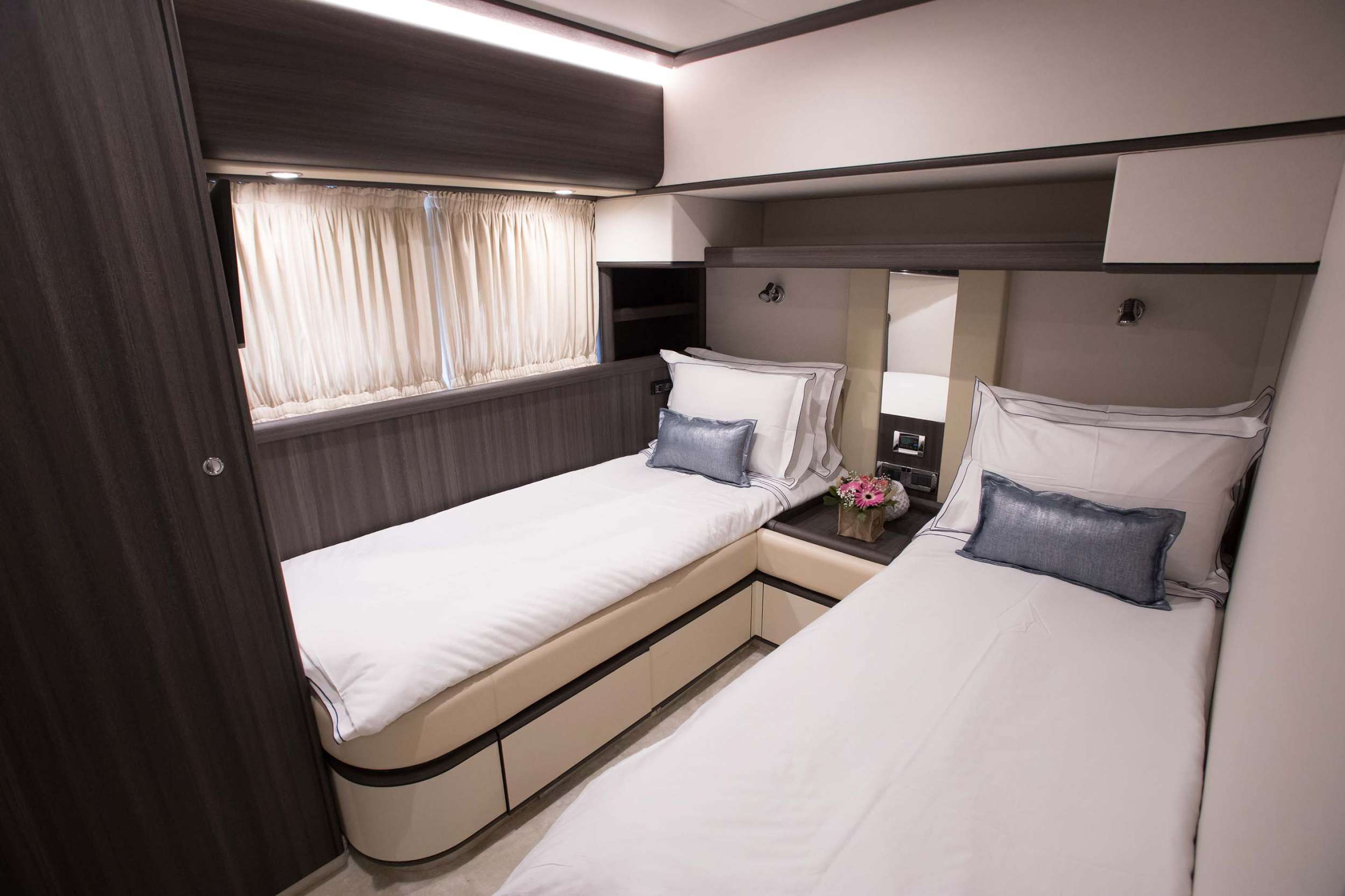 SOFIA D Yacht Charter - Twin cabin I