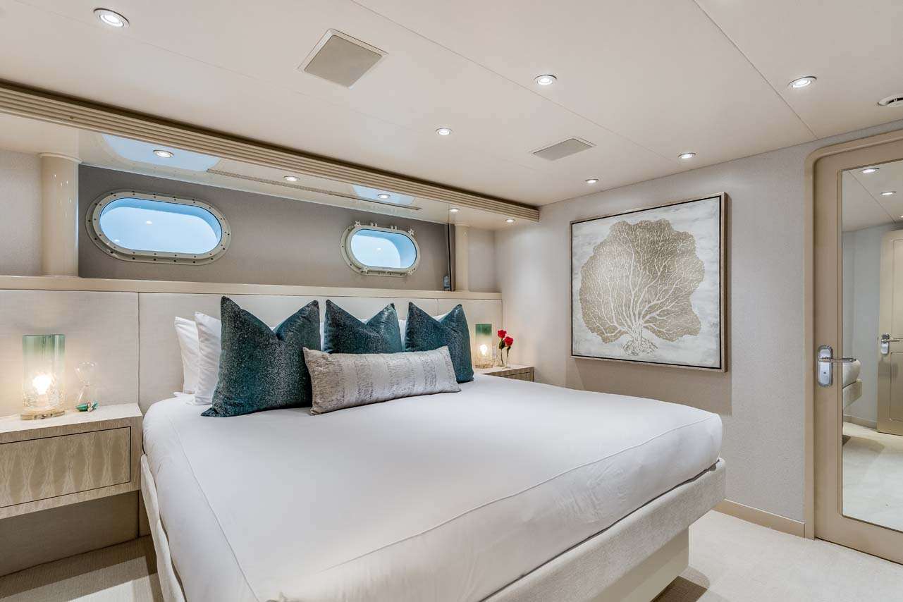 CUPCAKE Yacht Charter - VIP Stateroom