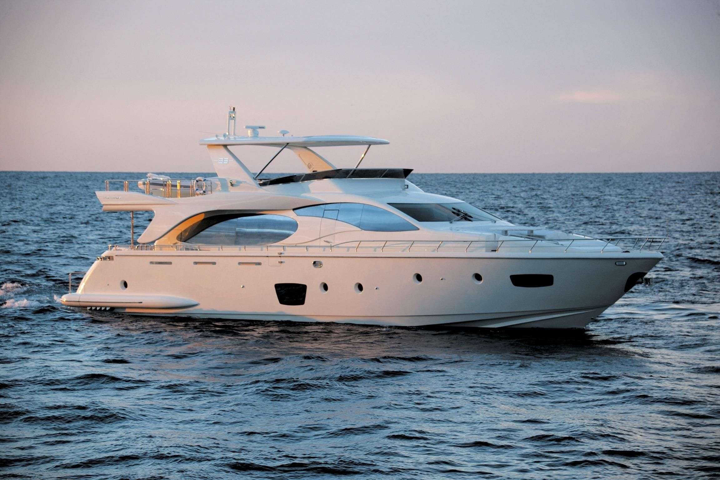 Yacht Charter LA FENICE | Ritzy Charters
