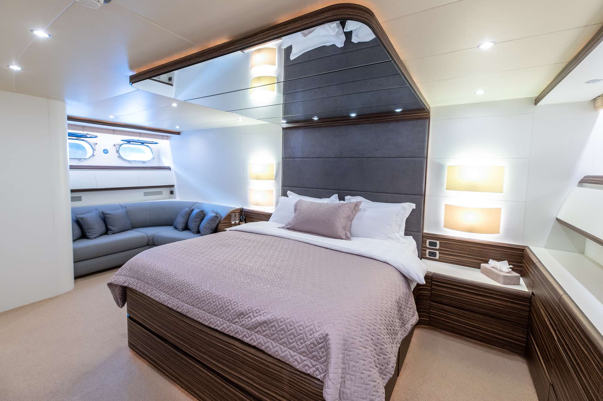 LIVA Yacht Charter - Master Suite