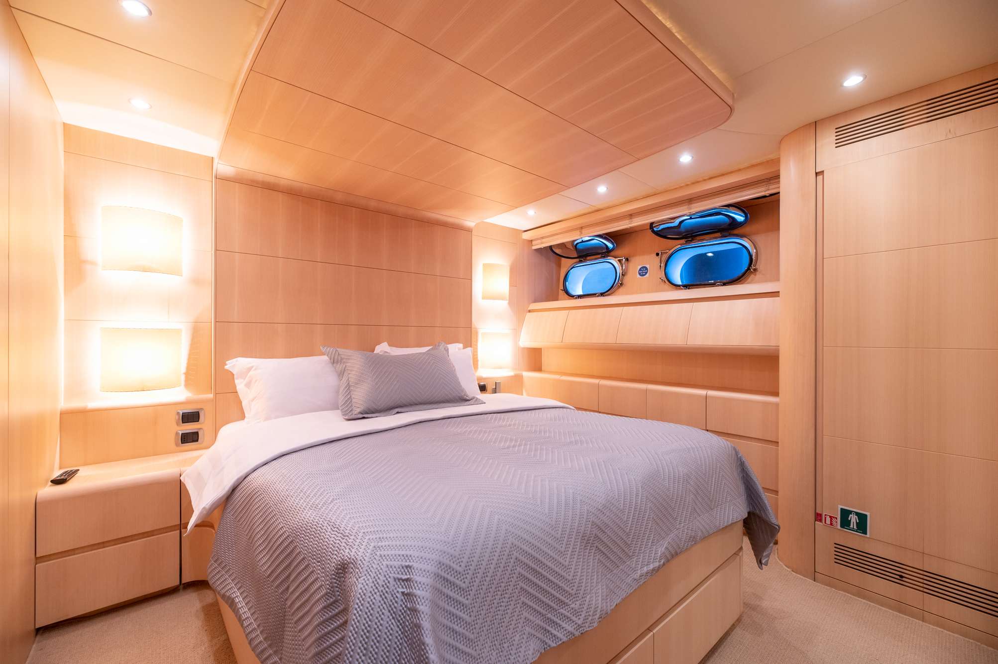 LIVA Yacht Charter - Double Stateroom I