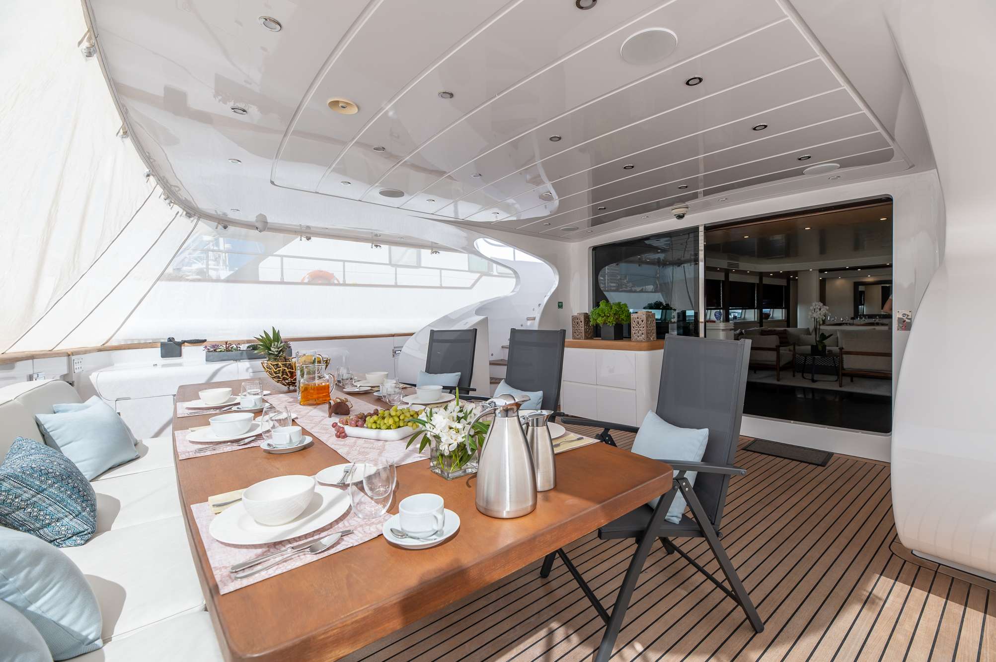 LIVA Yacht Charter - Main Deck Aft