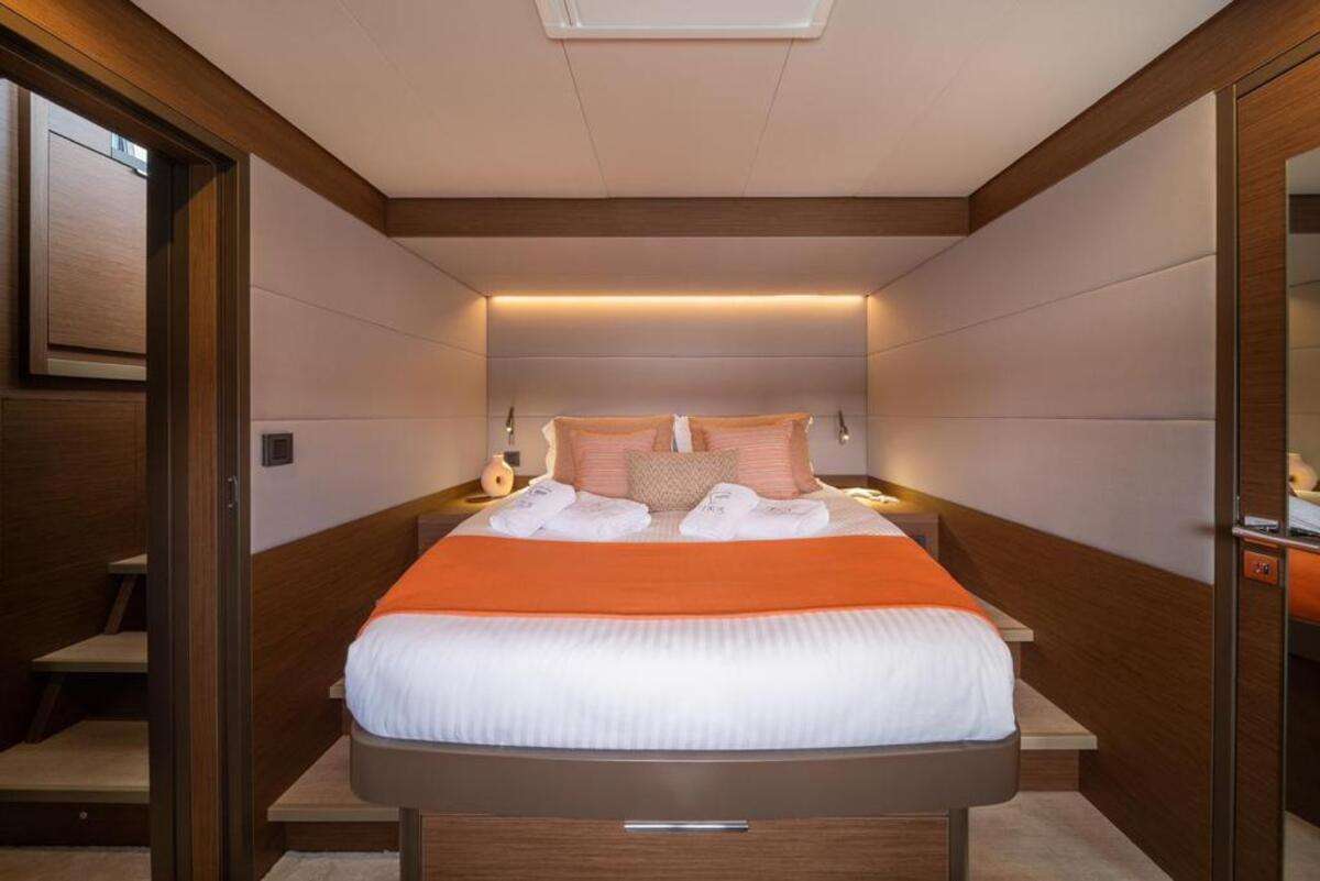 Double cabin