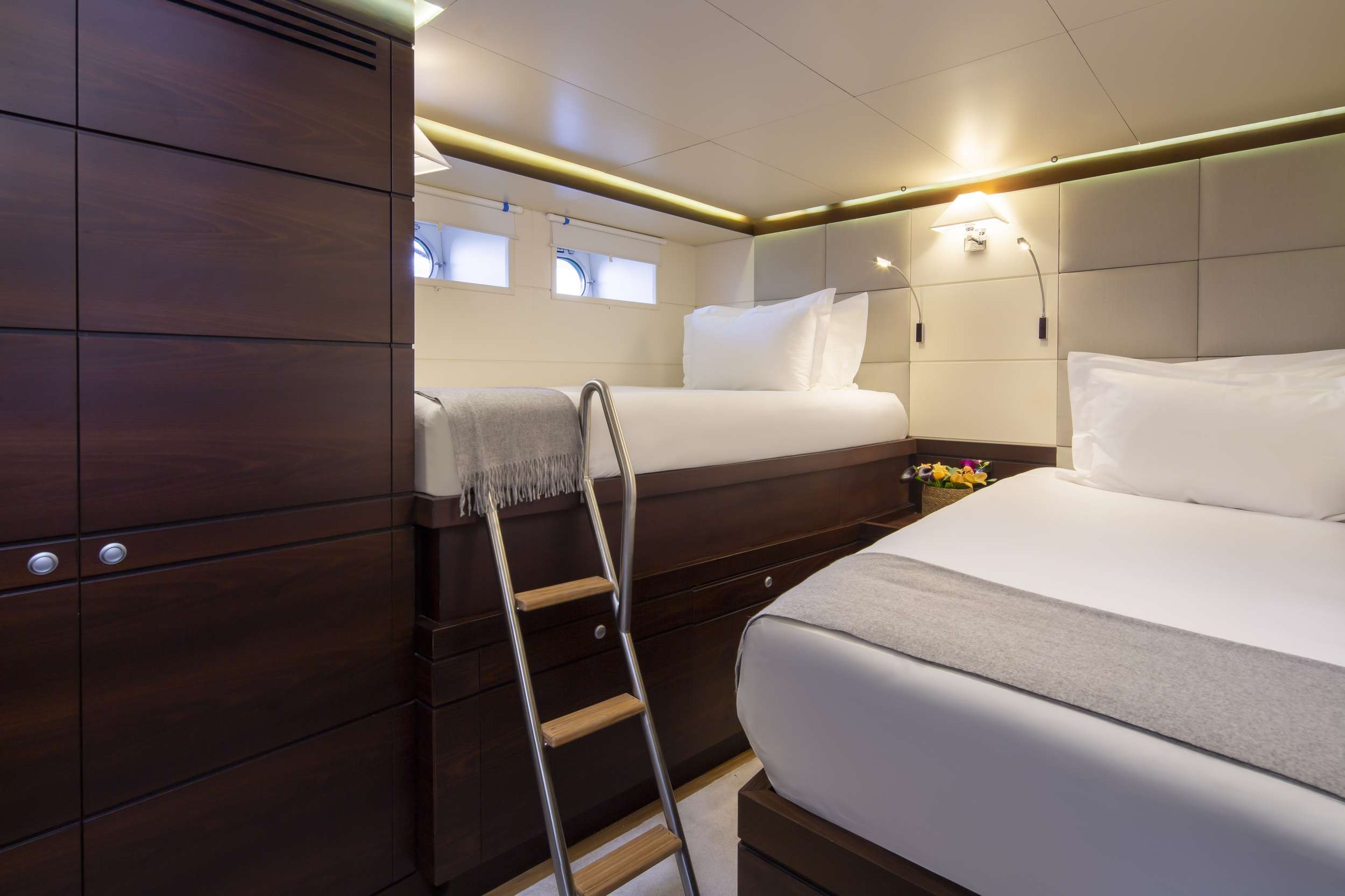 RADIANCE Yacht Charter - Starboard twin cabin - one bed is slightly larger
