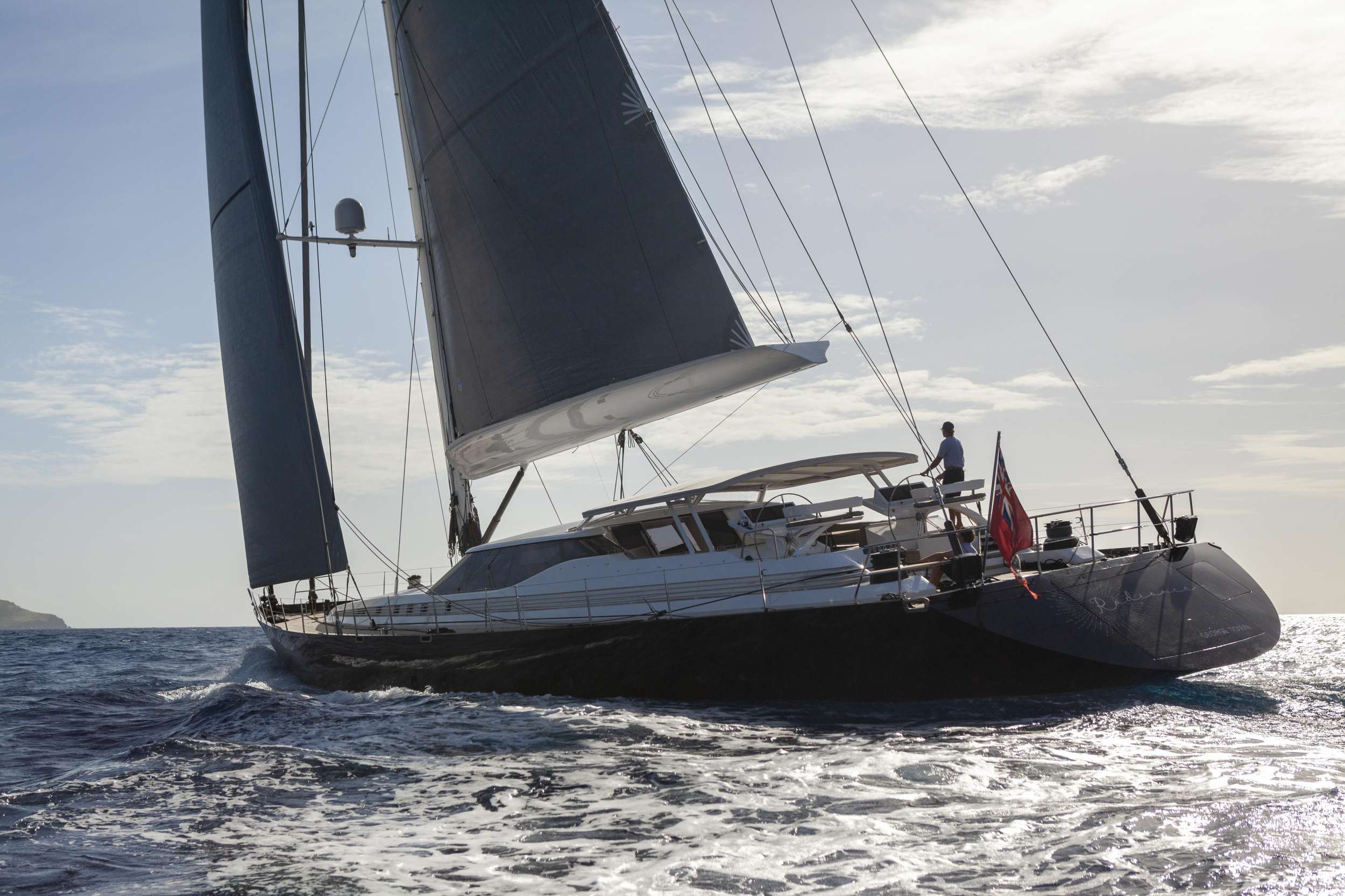 RADIANCE Yacht Charter - Efficient, sea kindly hull design