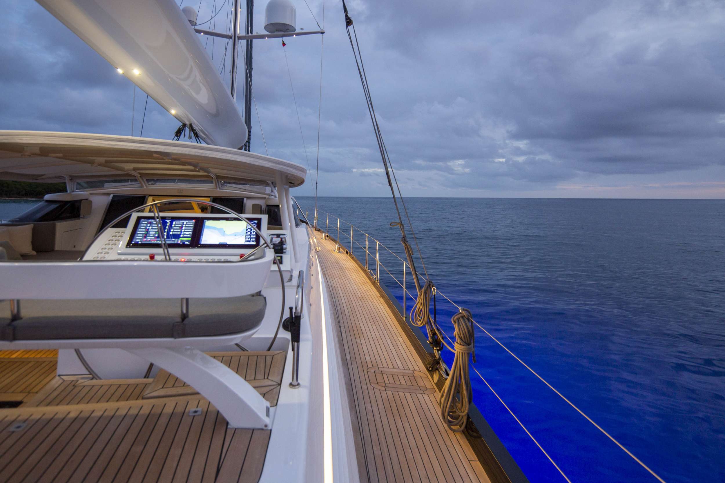 RADIANCE Yacht Charter - Generous side decks &amp; high stanchions offer added safety underway.