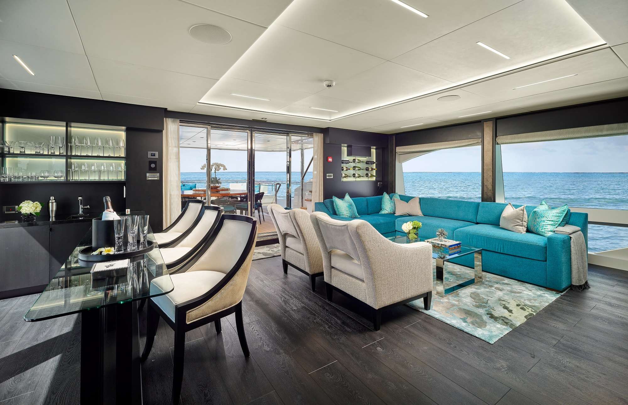 ROMEO FOXTROT Yacht Charter - Sky lounge