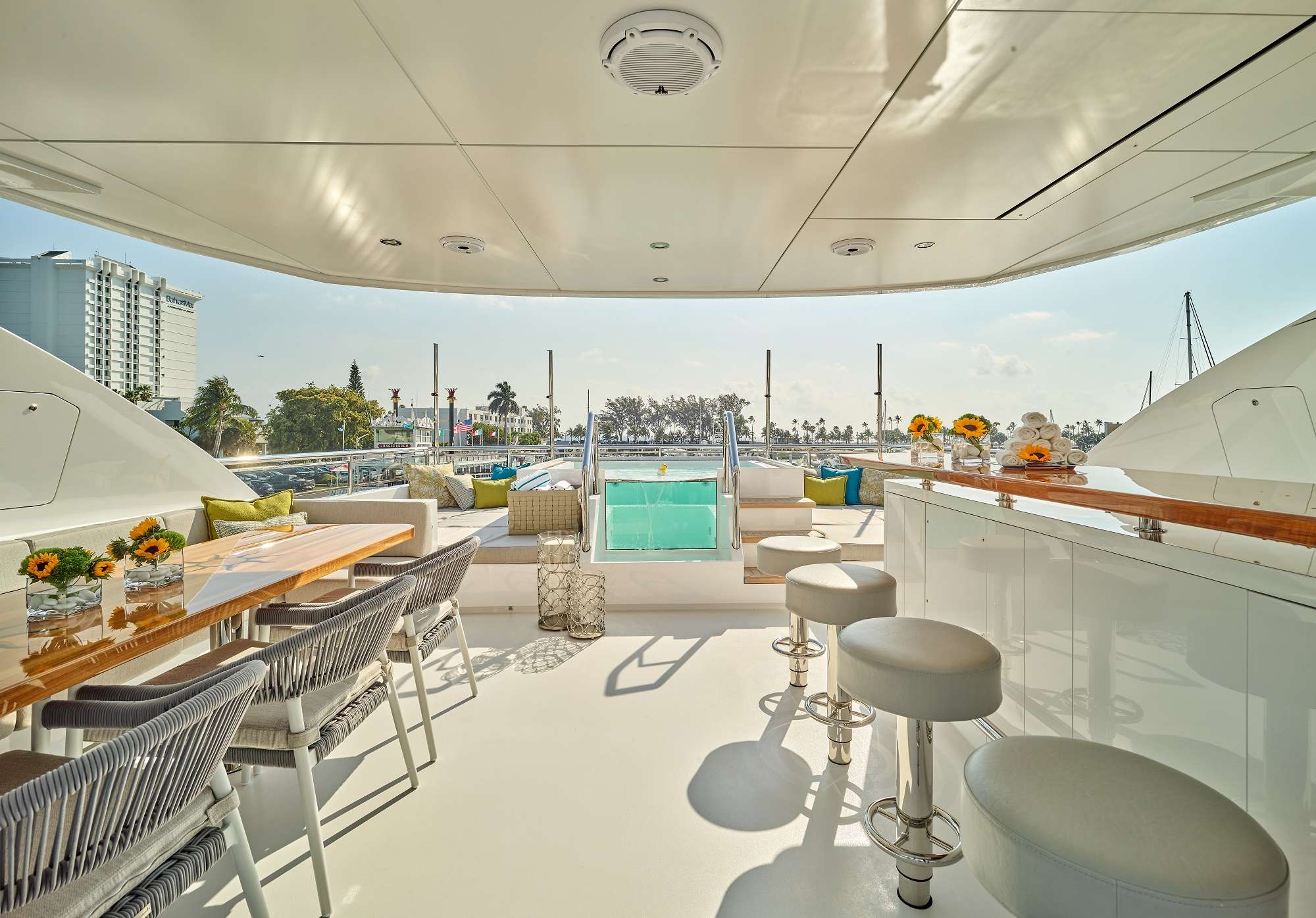 Top deck