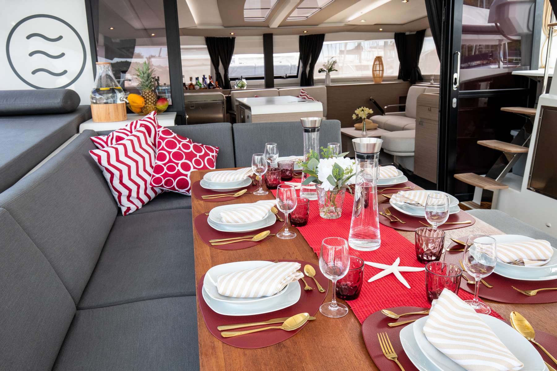 VIENNA Yacht Charter - Dining table for up to 8 guests