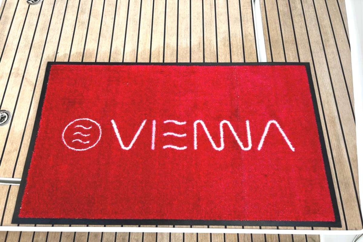 VIENNA Yacht Charter - Welcome aboard!