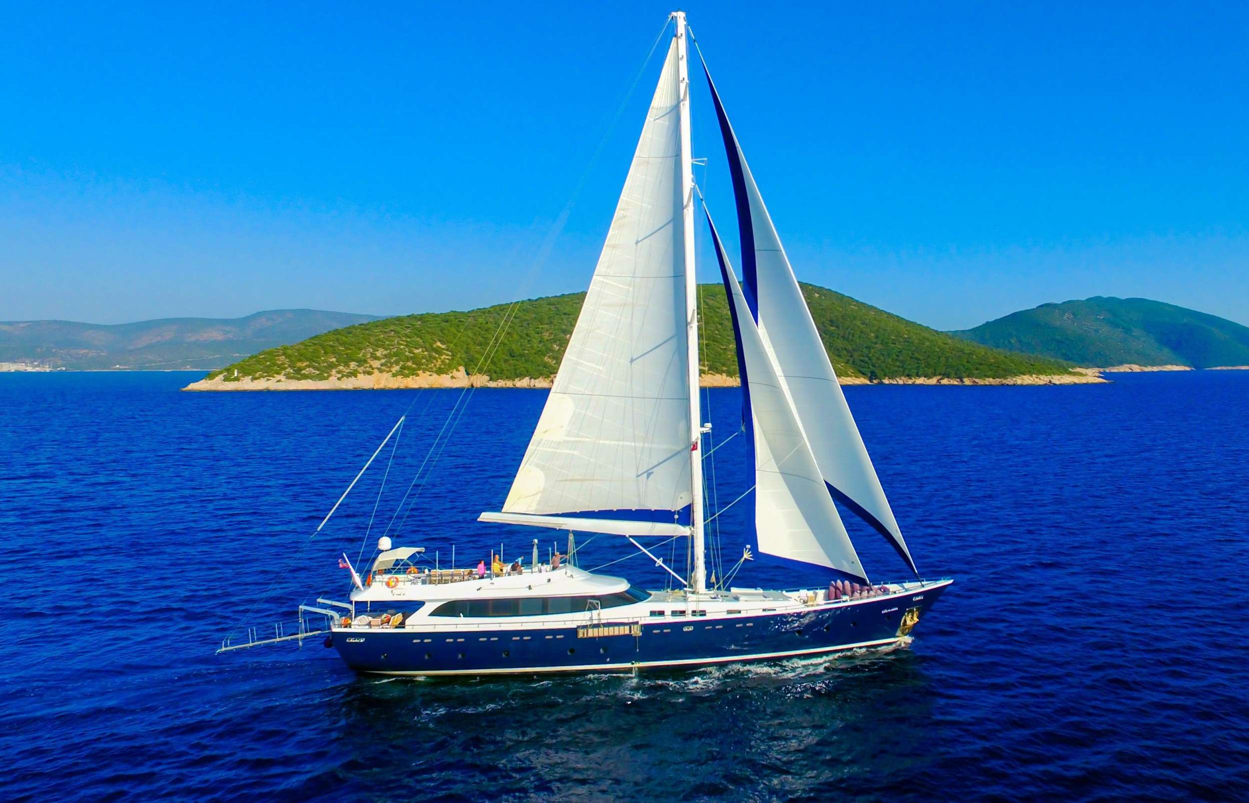 GULMARIA Yacht Charter - Ritzy Charters