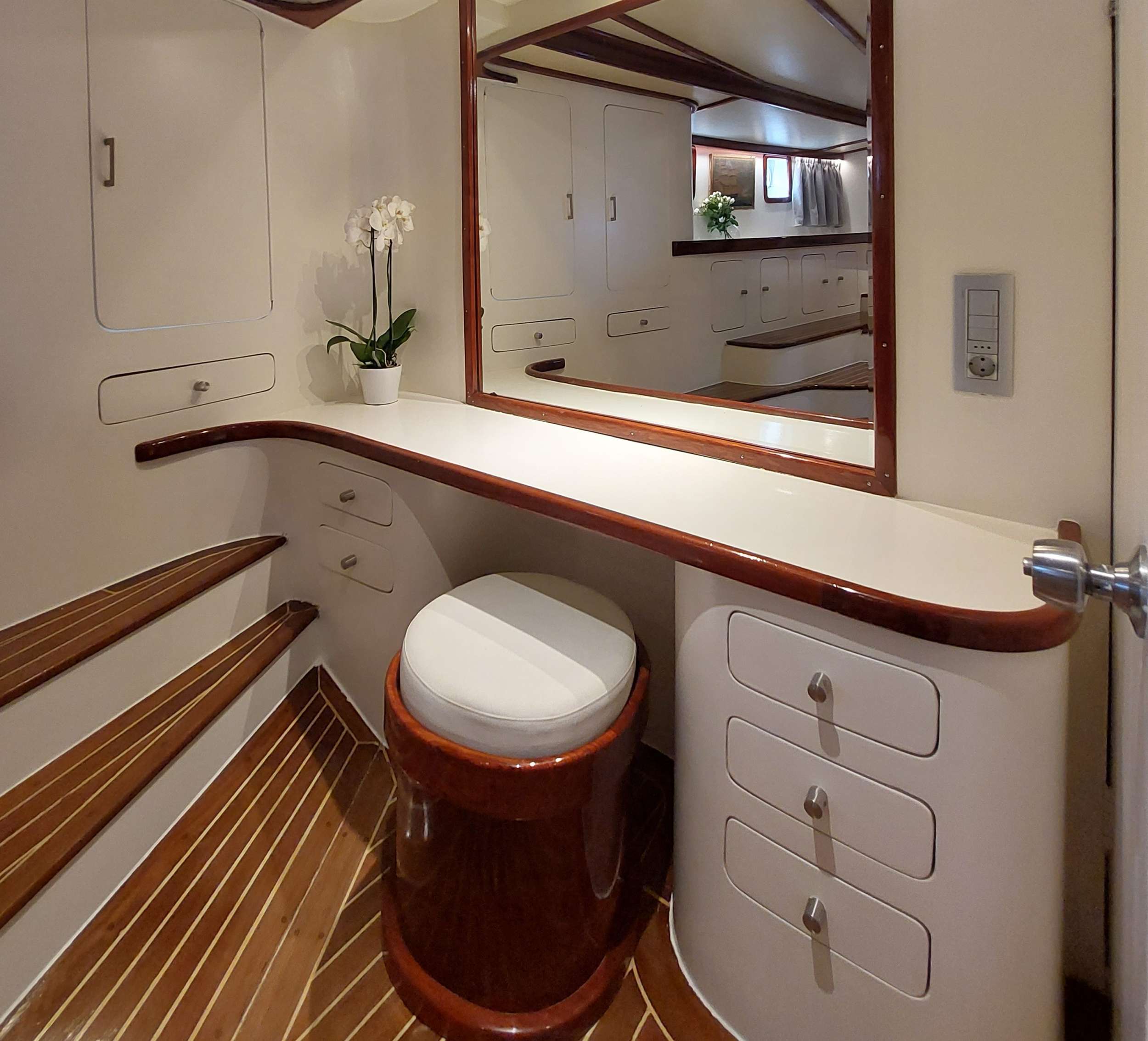 ANEMOS Yacht Charter - Master Cabin details