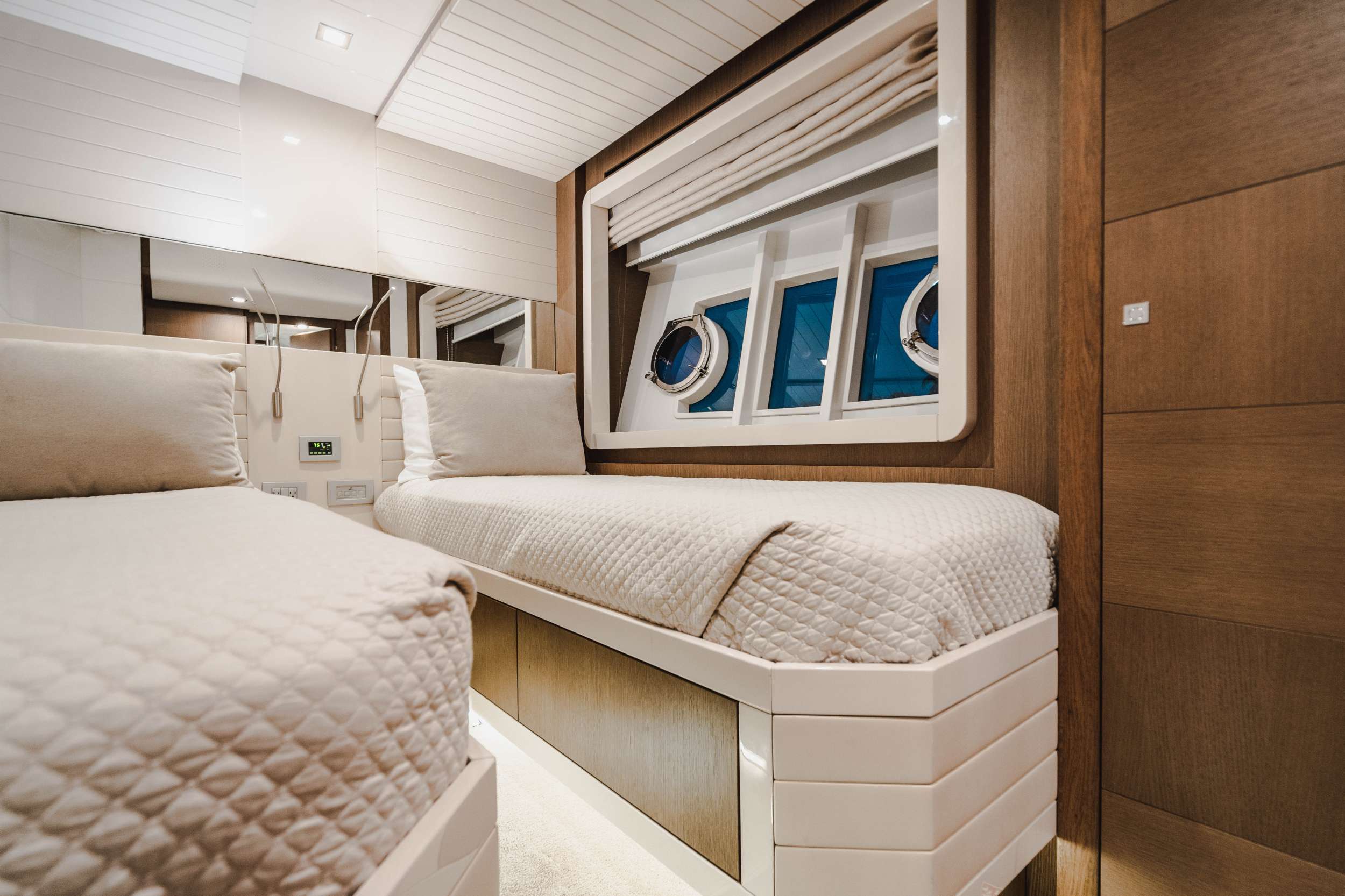 Top Shelf Yacht Charter - Twin Bedroom