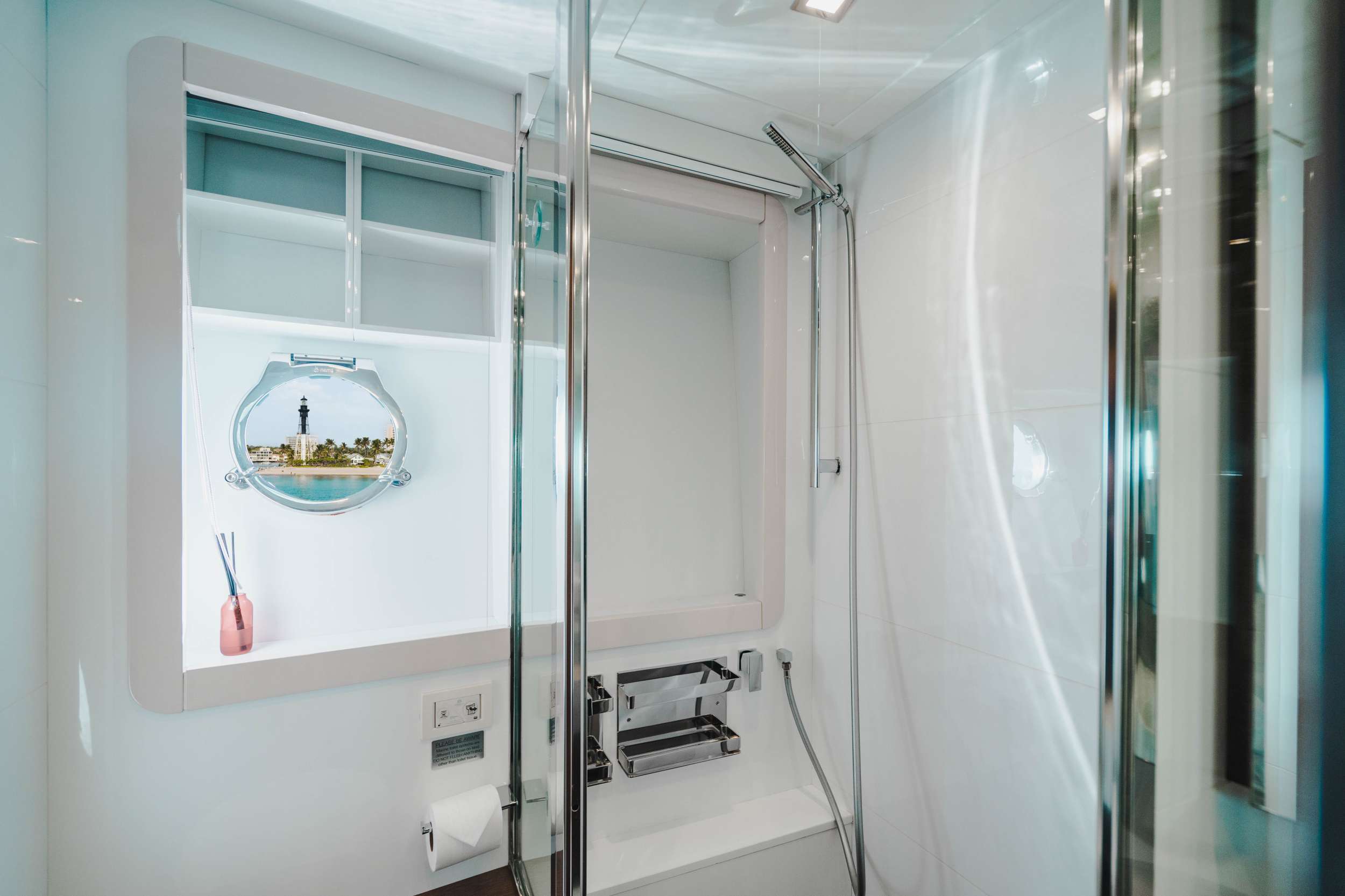 Top Shelf Yacht Charter - Guest Bathroom