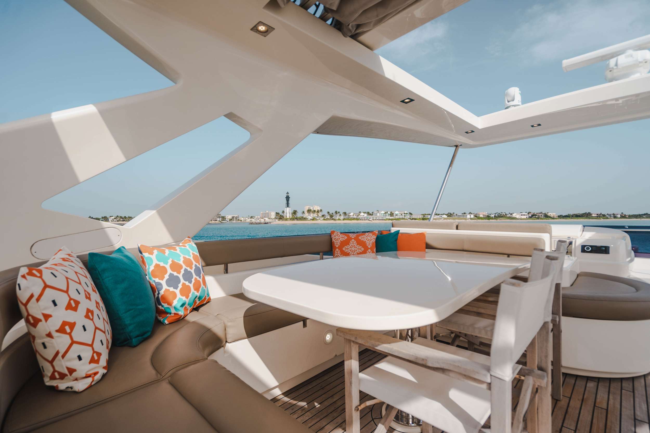 Top Shelf Yacht Charter - Bridge Lounge