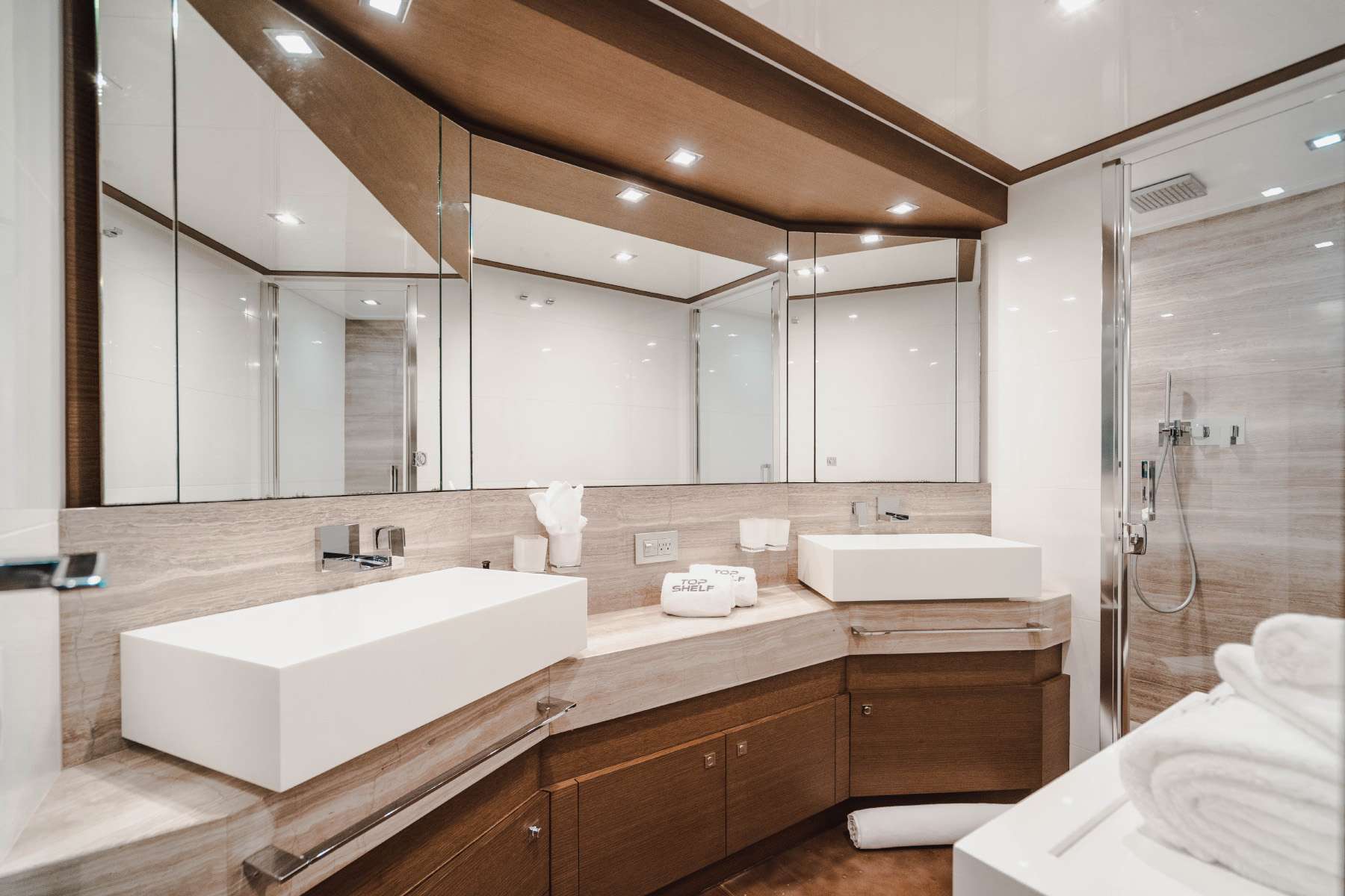 Top Shelf Yacht Charter - Master Bathroom