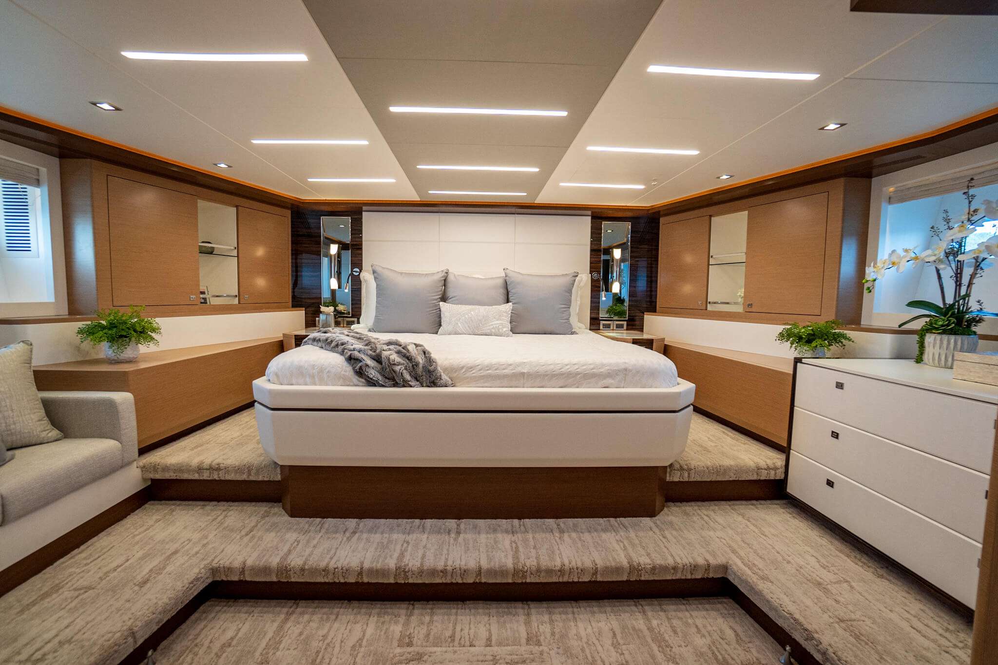 CHILLAXIN Yacht Charter - VIP Stateroom
