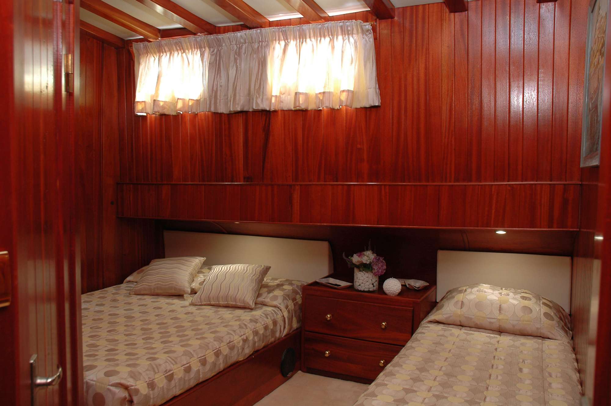 MATINA Yacht Charter - Triple Cabin