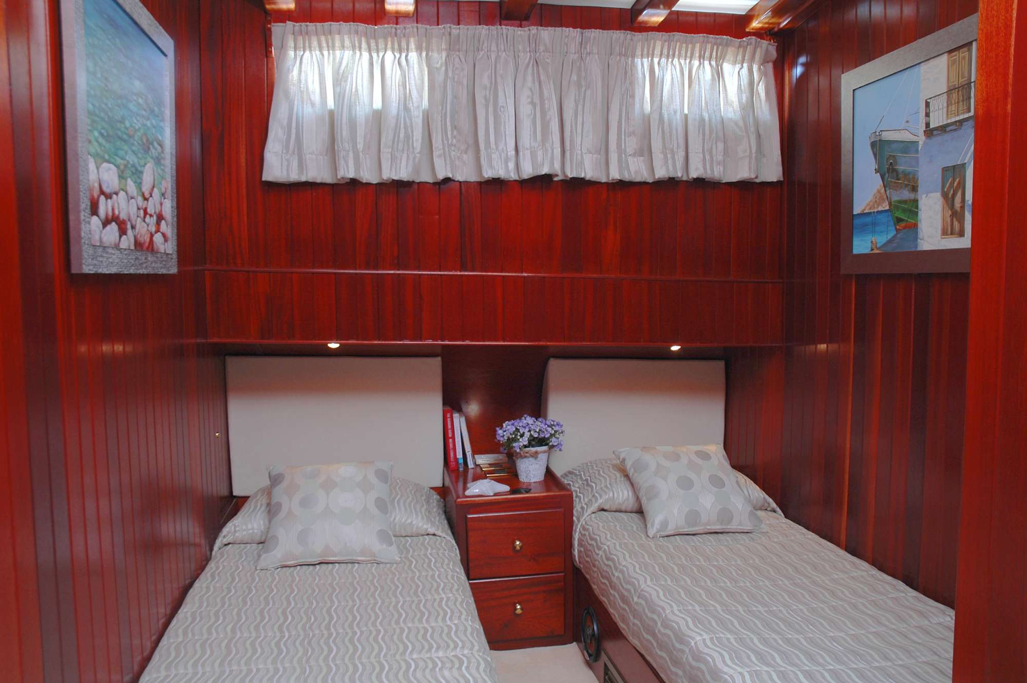 MATINA Yacht Charter - Twin Cabin