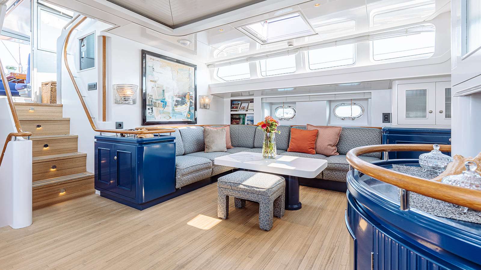 AFAET Yacht Charter - Dining area