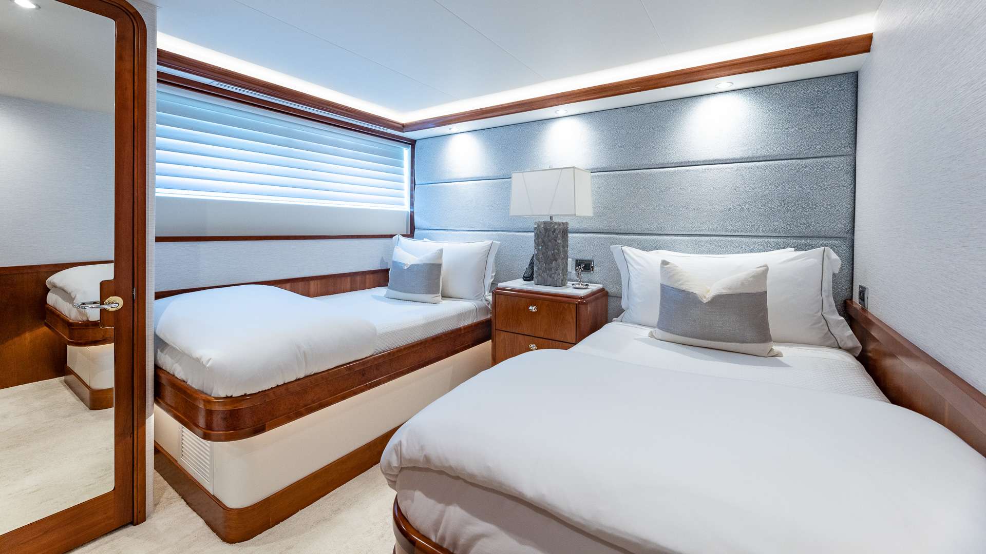 NO SHORTCUTS Yacht Charter - Twin Stateroom