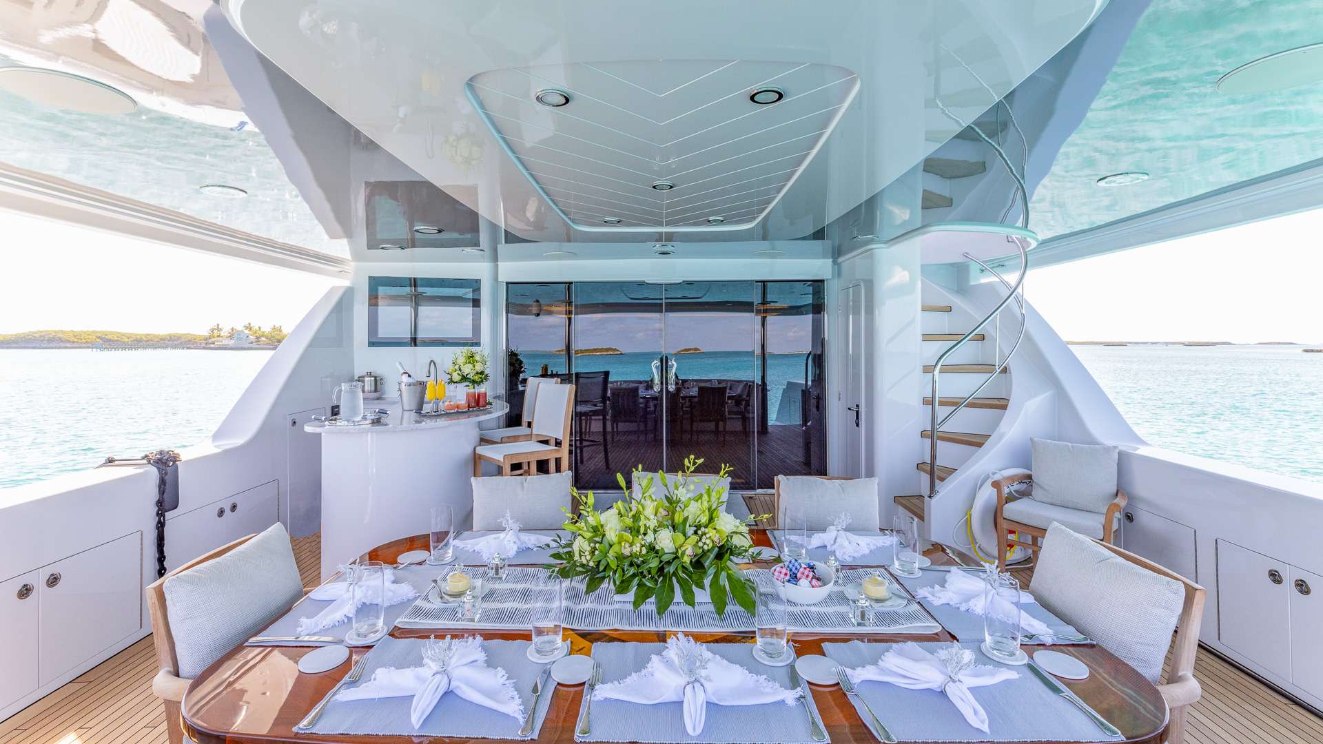 NO SHORTCUTS Yacht Charter - Al Fresco Dining for 8
