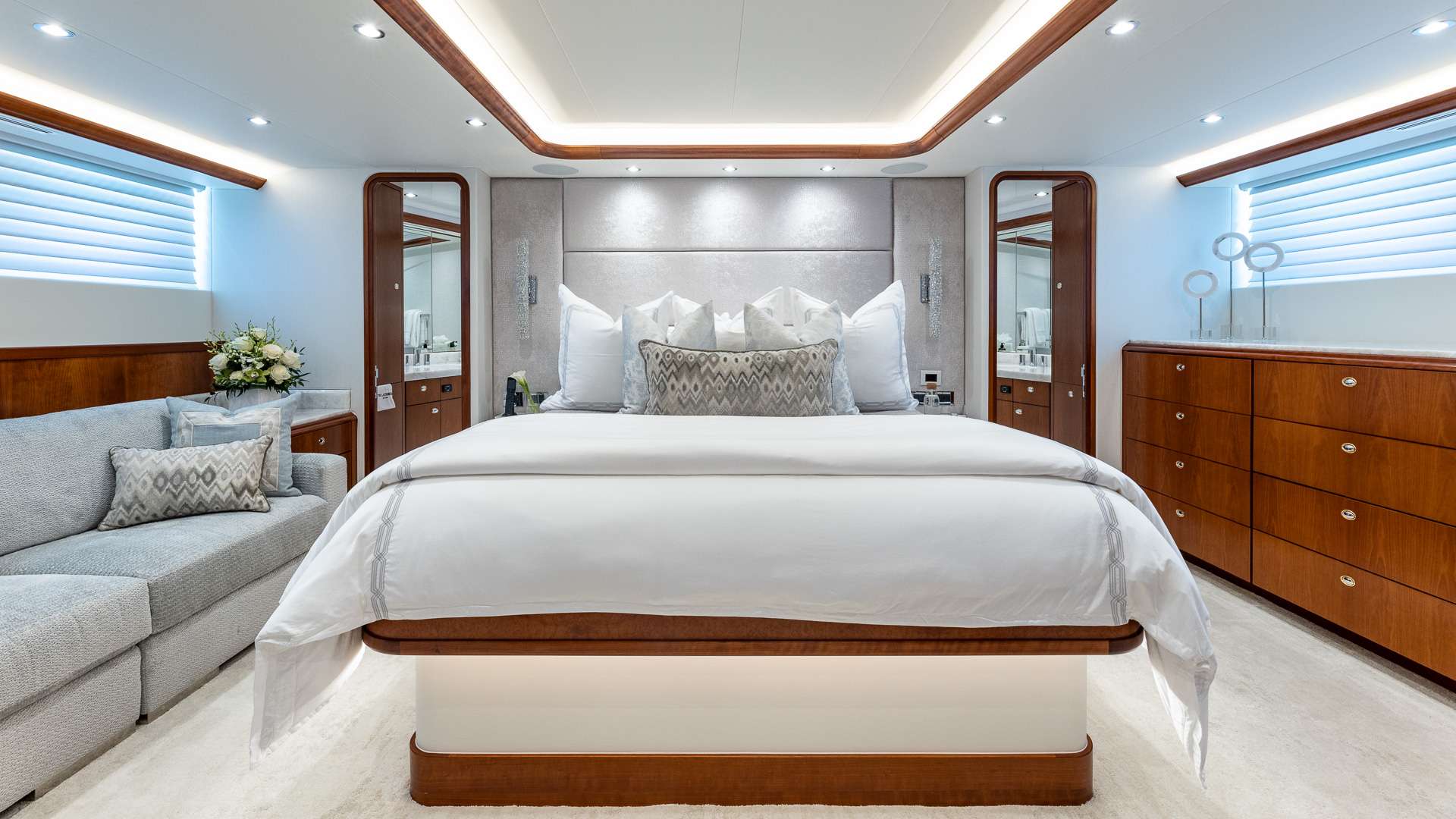 NO SHORTCUTS Yacht Charter - Master King Stateroom