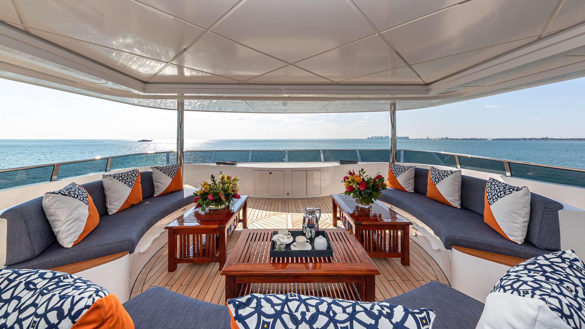 RISING DAWN Yacht Charter - Sun Deck