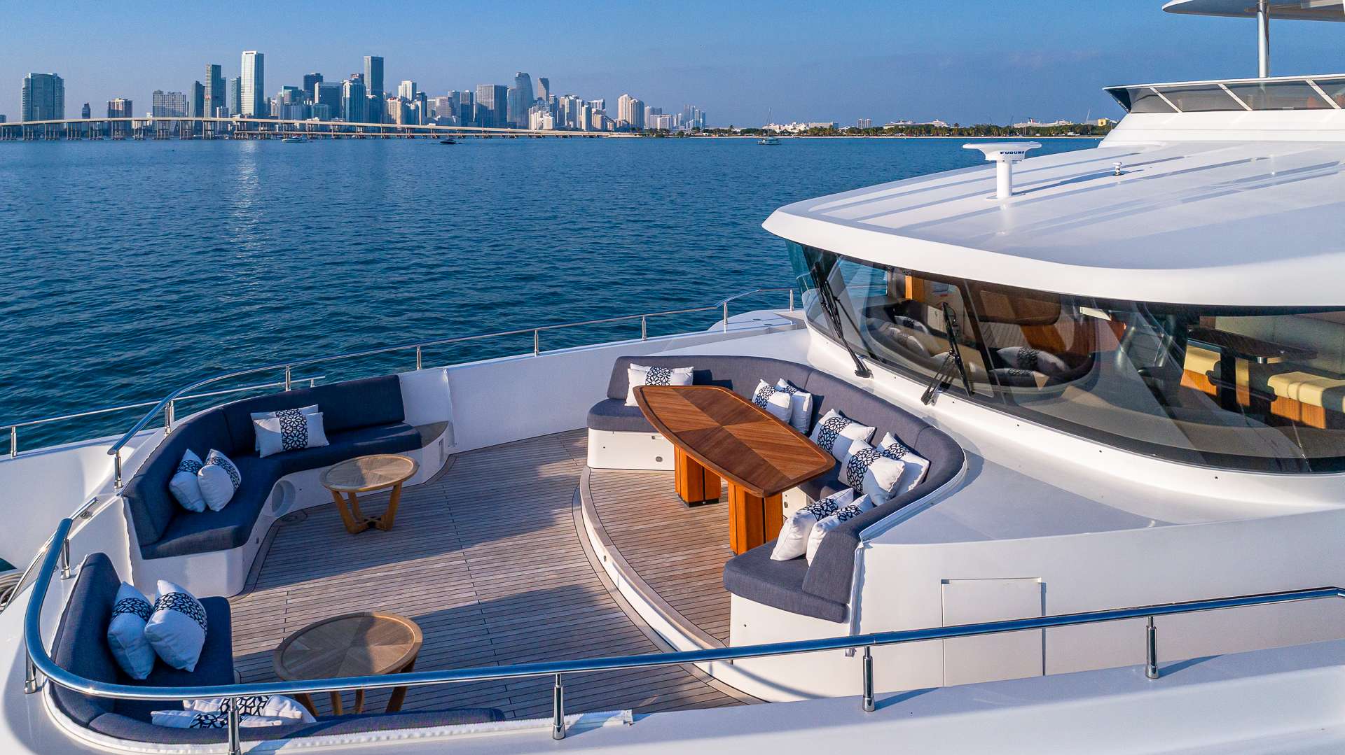 RISING DAWN Yacht Charter - Bow Seating