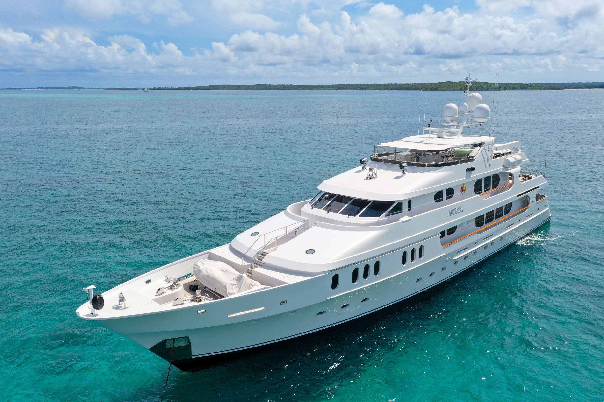 ARTEMIS Yacht Charter - Ritzy Charters