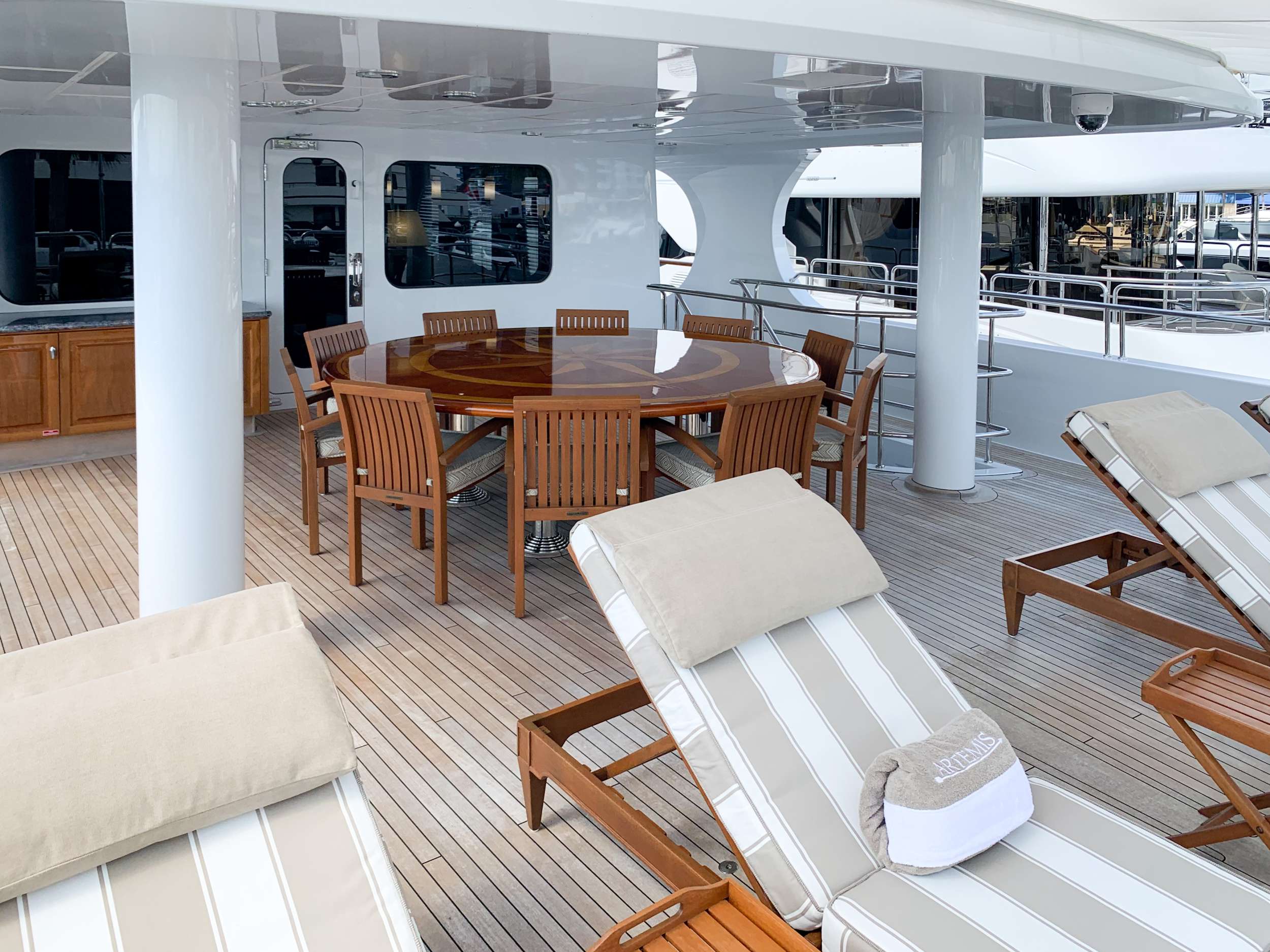 Bridge Deck Aft