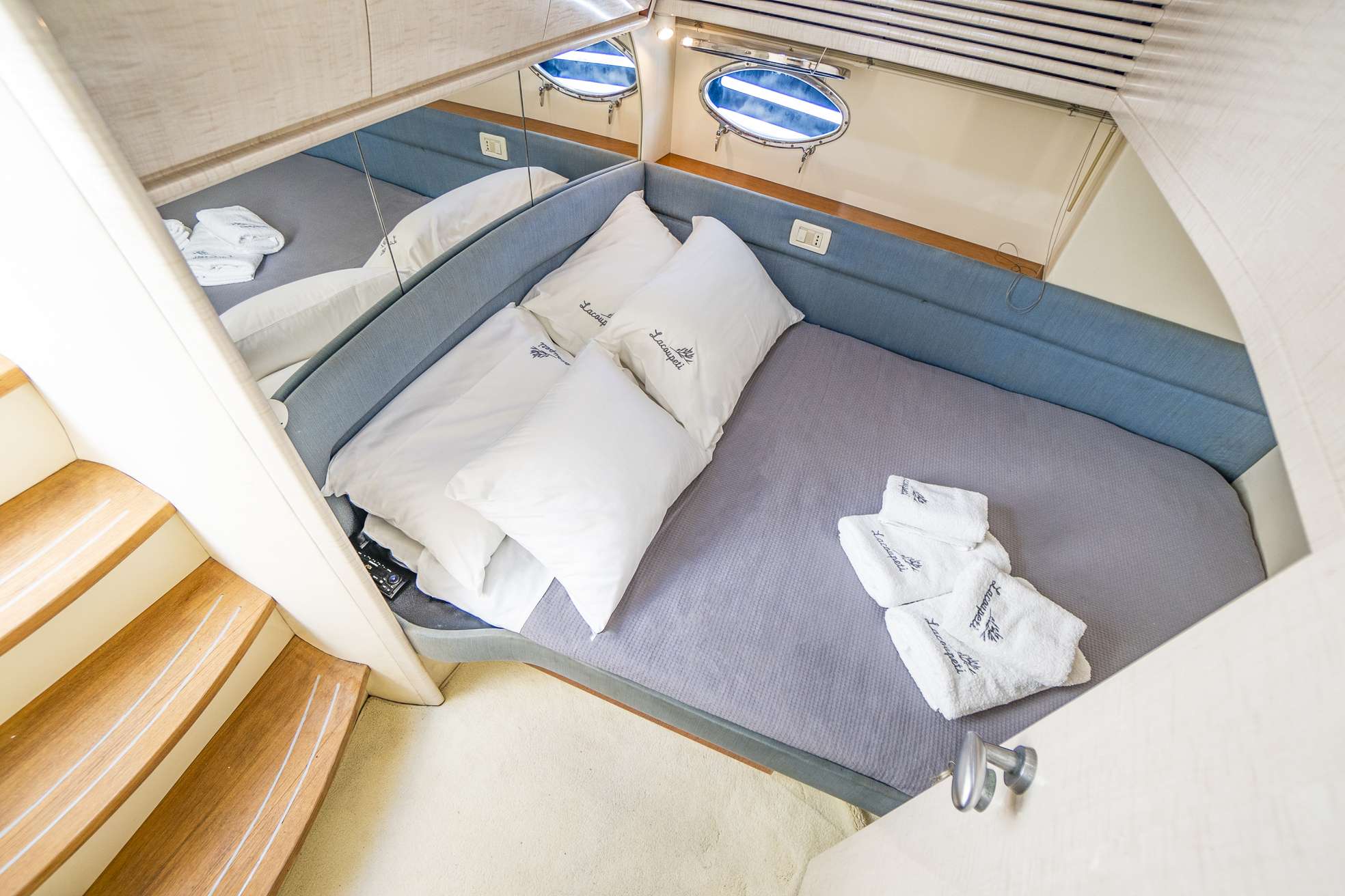 LAKOUPETI Yacht Charter - Guest cabin