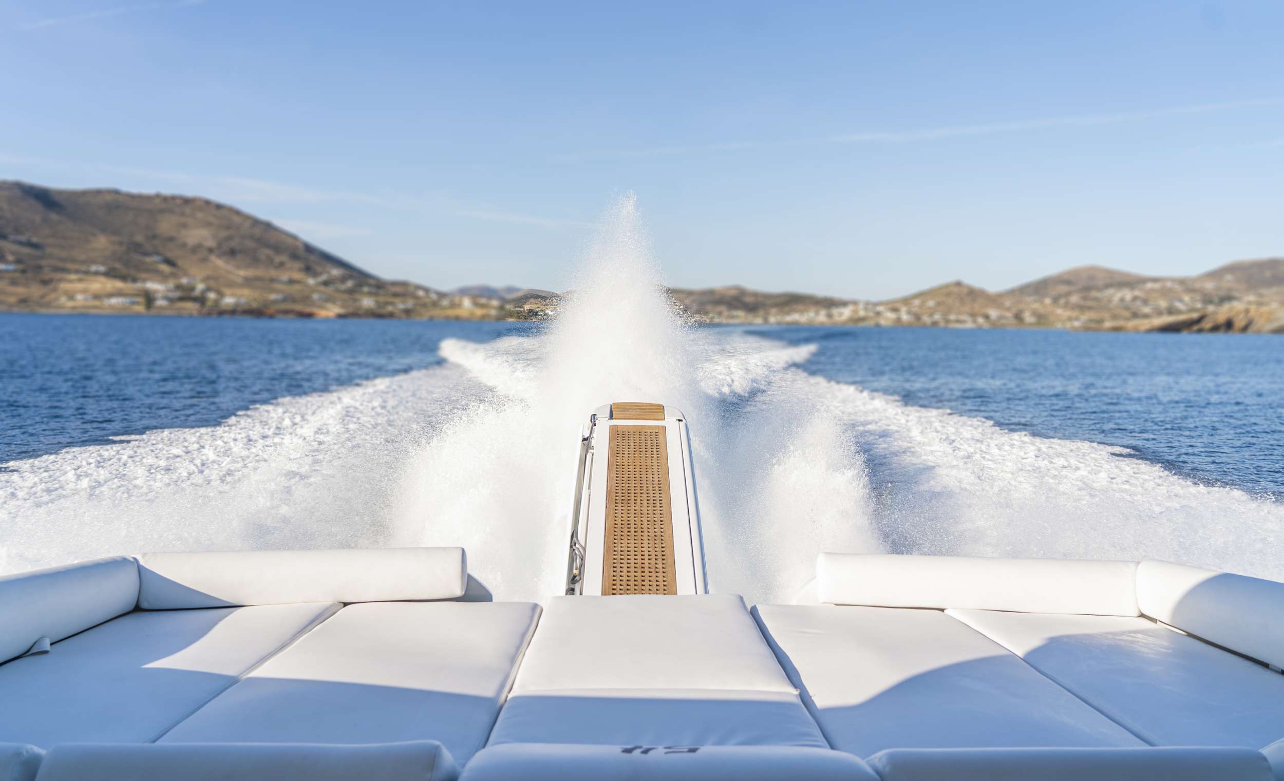 Aft deck salon